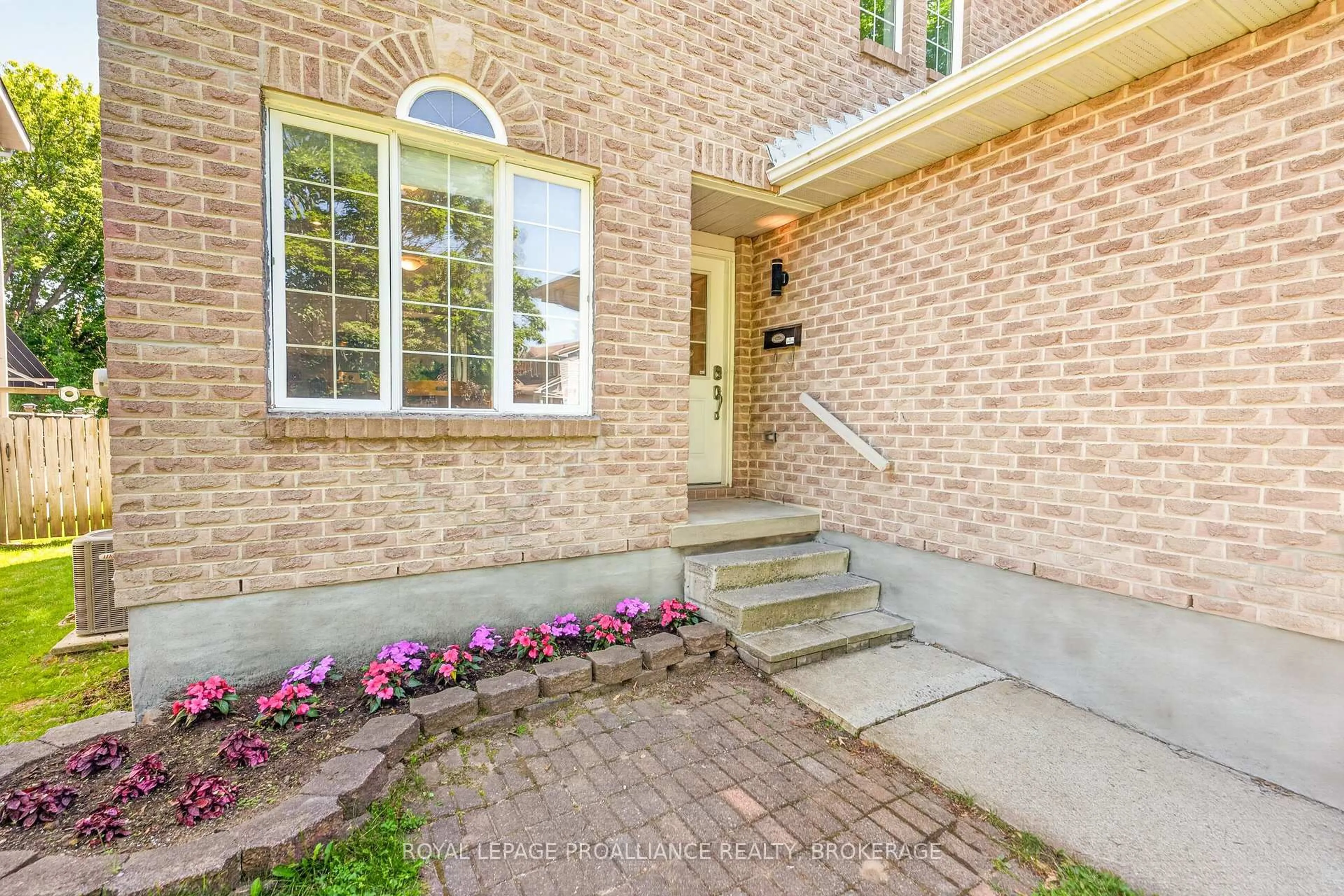 Unknown for 1067 Acadia Dr, Kingston Ontario K7M 8V7