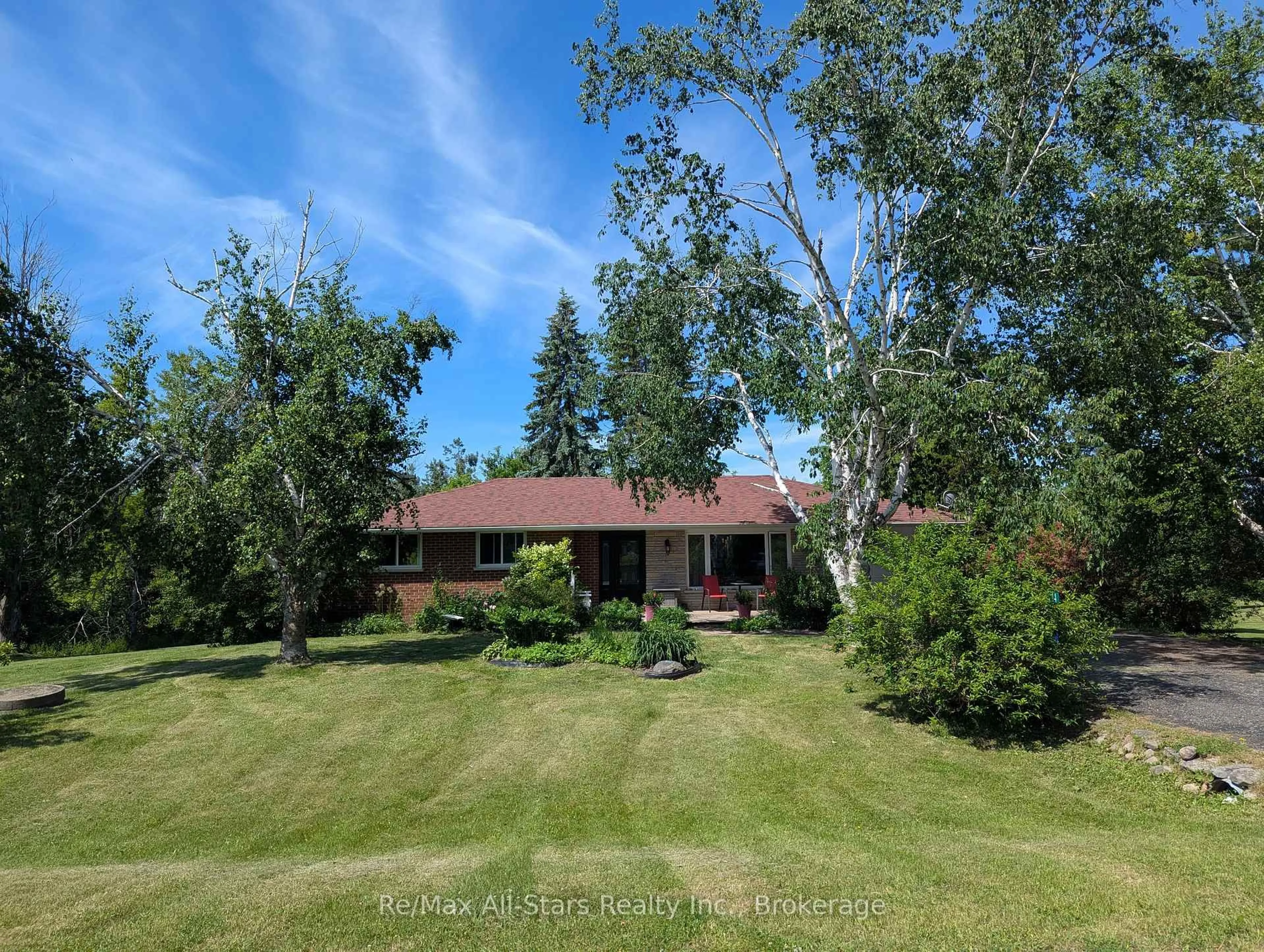 A pic from outside/outdoor area/front of a property/back of a property/a pic from drone, unknown for 14 Valley Rd, Cavan Monaghan Ontario L0A 1G0