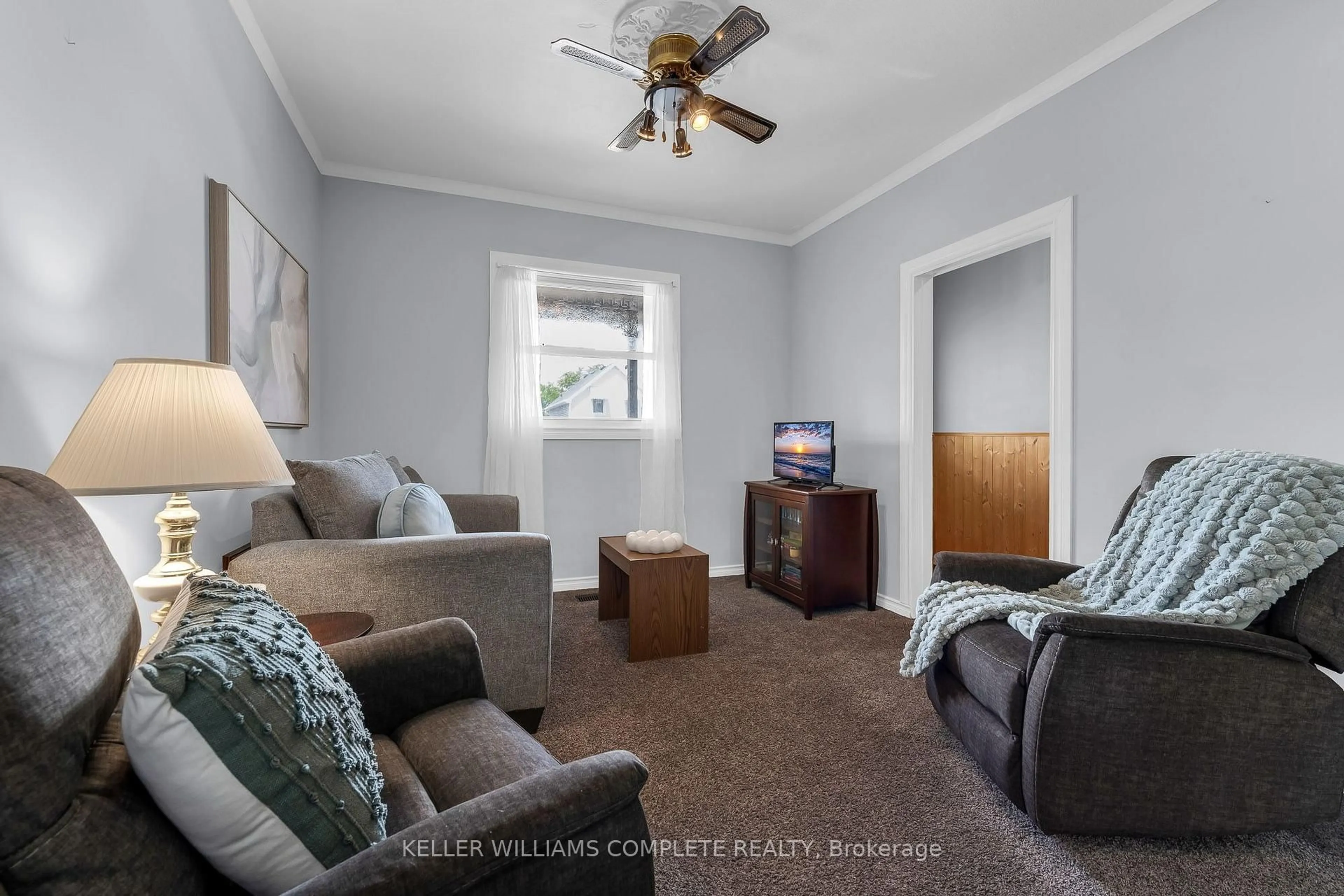 Living room with furniture, unknown for 16 Albemarle St, Hamilton Ontario L8L 7G3