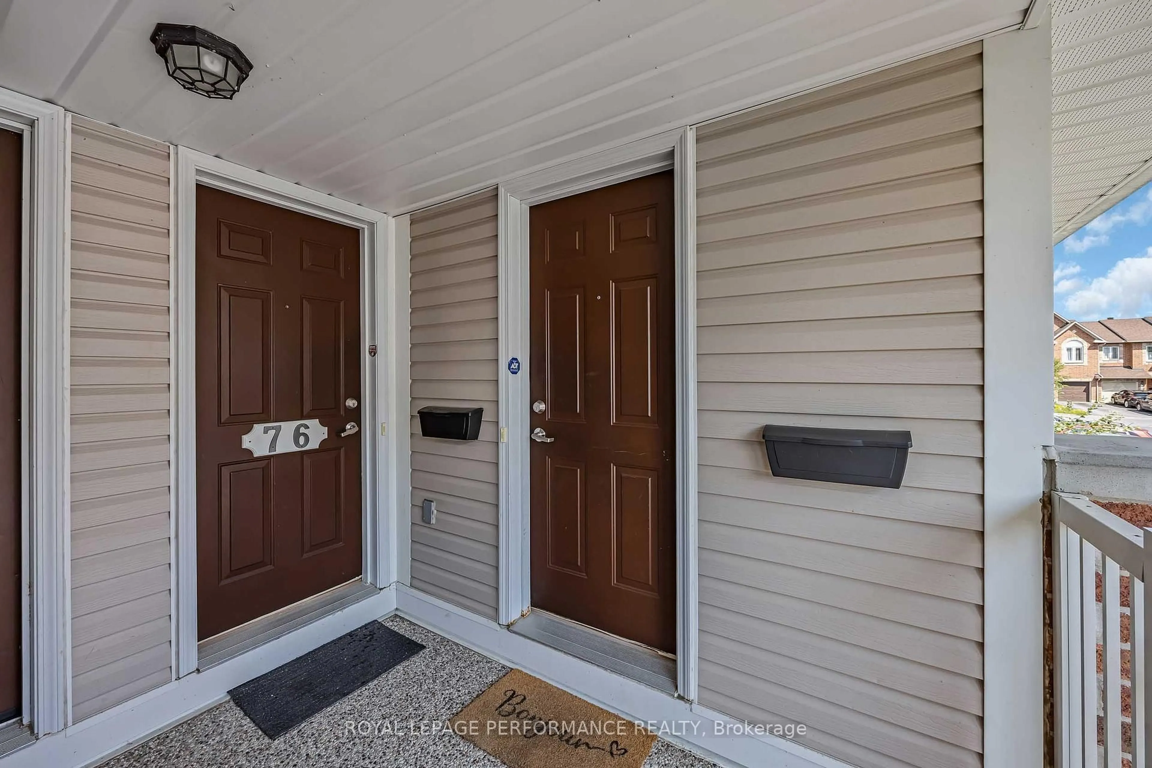 Indoor entryway for 74 Crosby Private #74, Ottawa Ontario K4A 0B8
