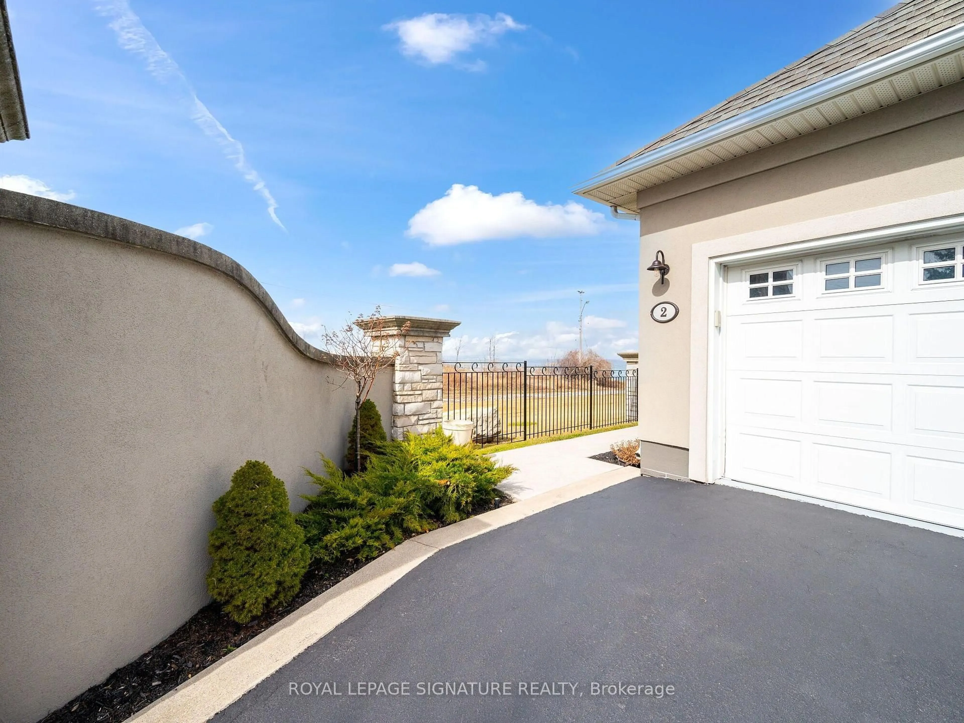 Unknown for 484 Millen Rd #2, Hamilton Ontario L8E 6G4
