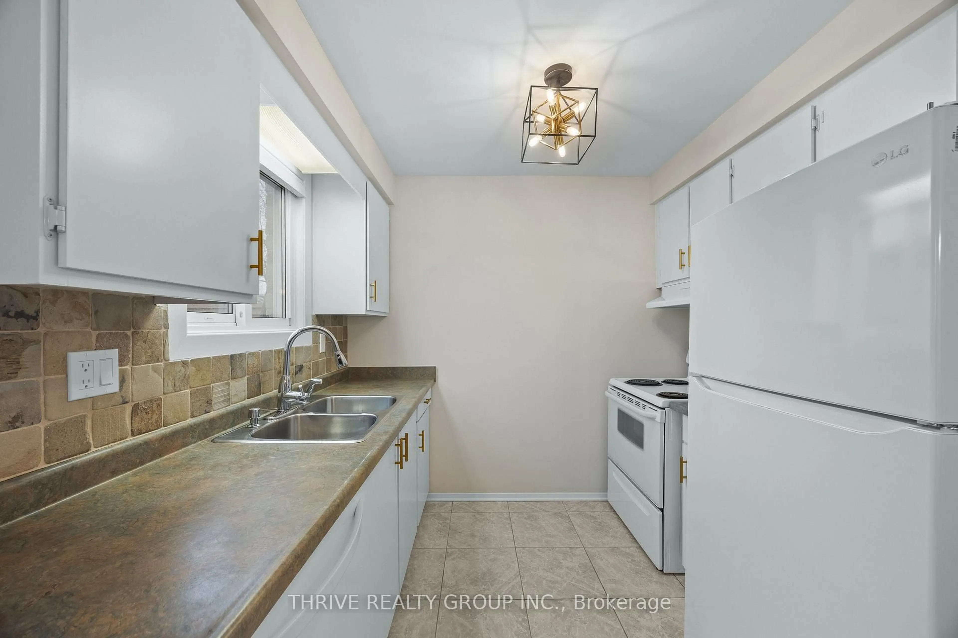 Standard kitchen, ceramic/tile floor for 210 Carlyle Dr #12, London East Ontario N5V 3M9