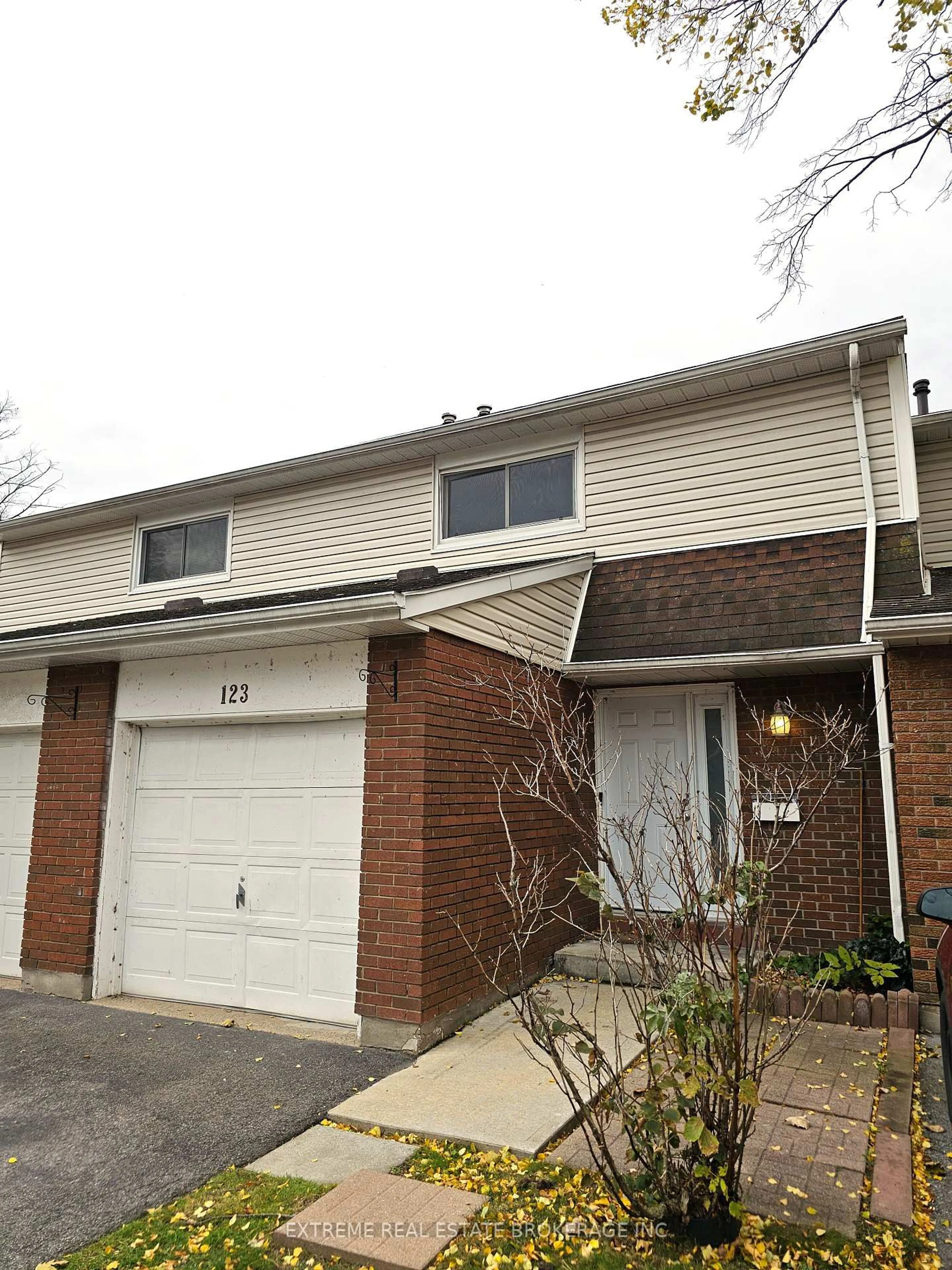 Home with brick exterior material, street for 286 CUSHMAN Rd #123, St. Catharines Ontario L2M 6Z2