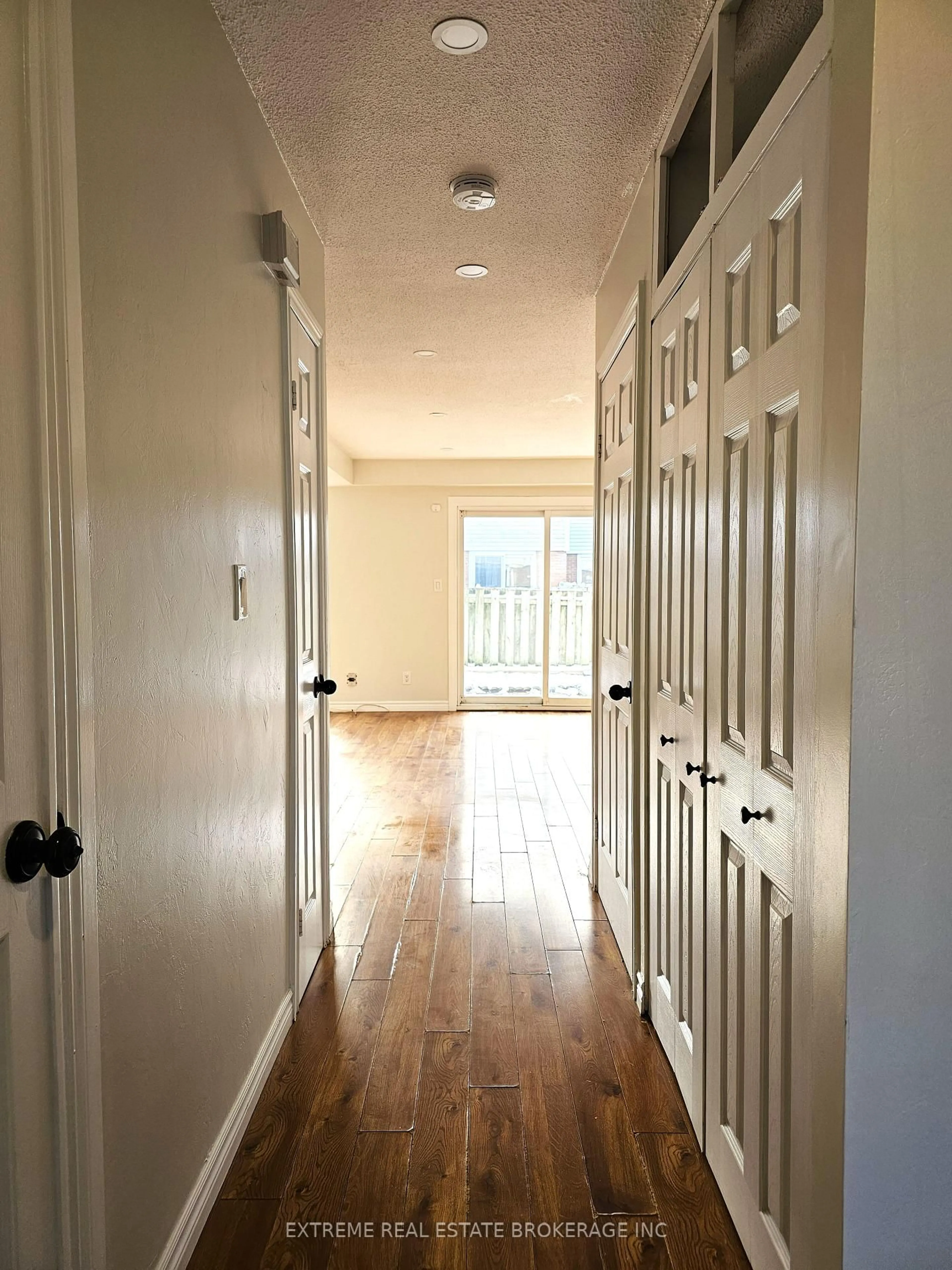 Indoor entryway for 286 CUSHMAN Rd #123, St. Catharines Ontario L2M 6Z2