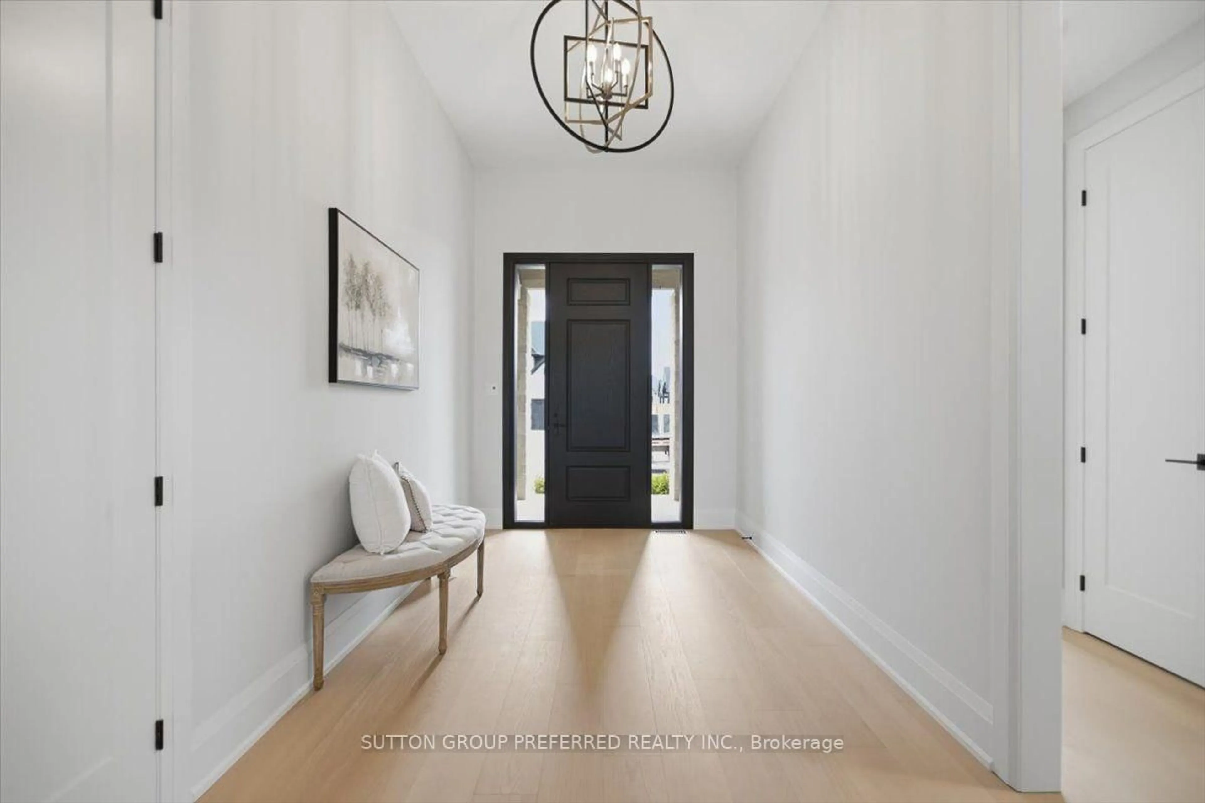 Indoor entryway for 876 EAGLETRACE Dr, London North Ontario N6G 3X9