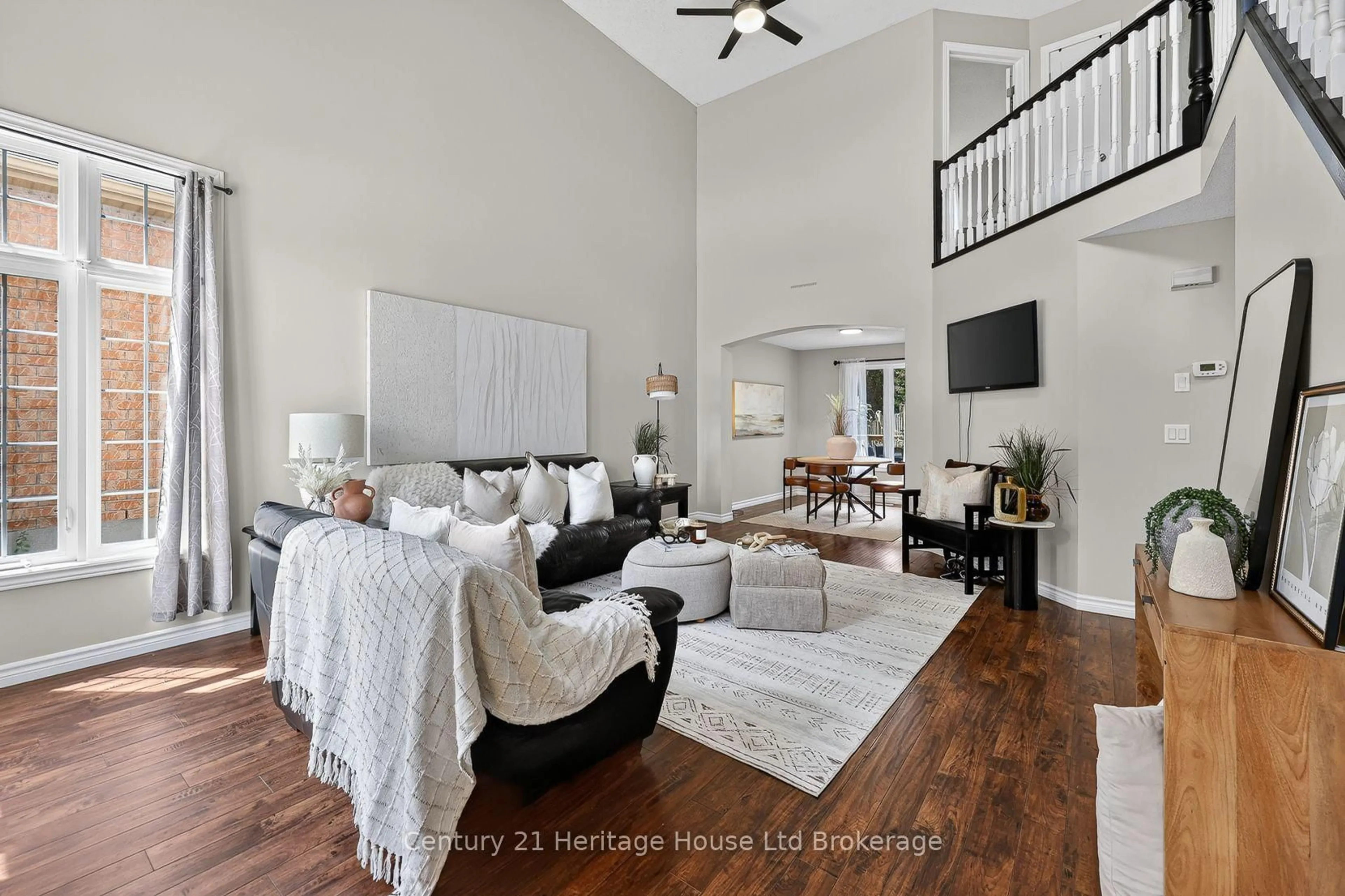 Living room with furniture, unknown for 119 Southview Crt, Woodstock Ontario N4S 9A5