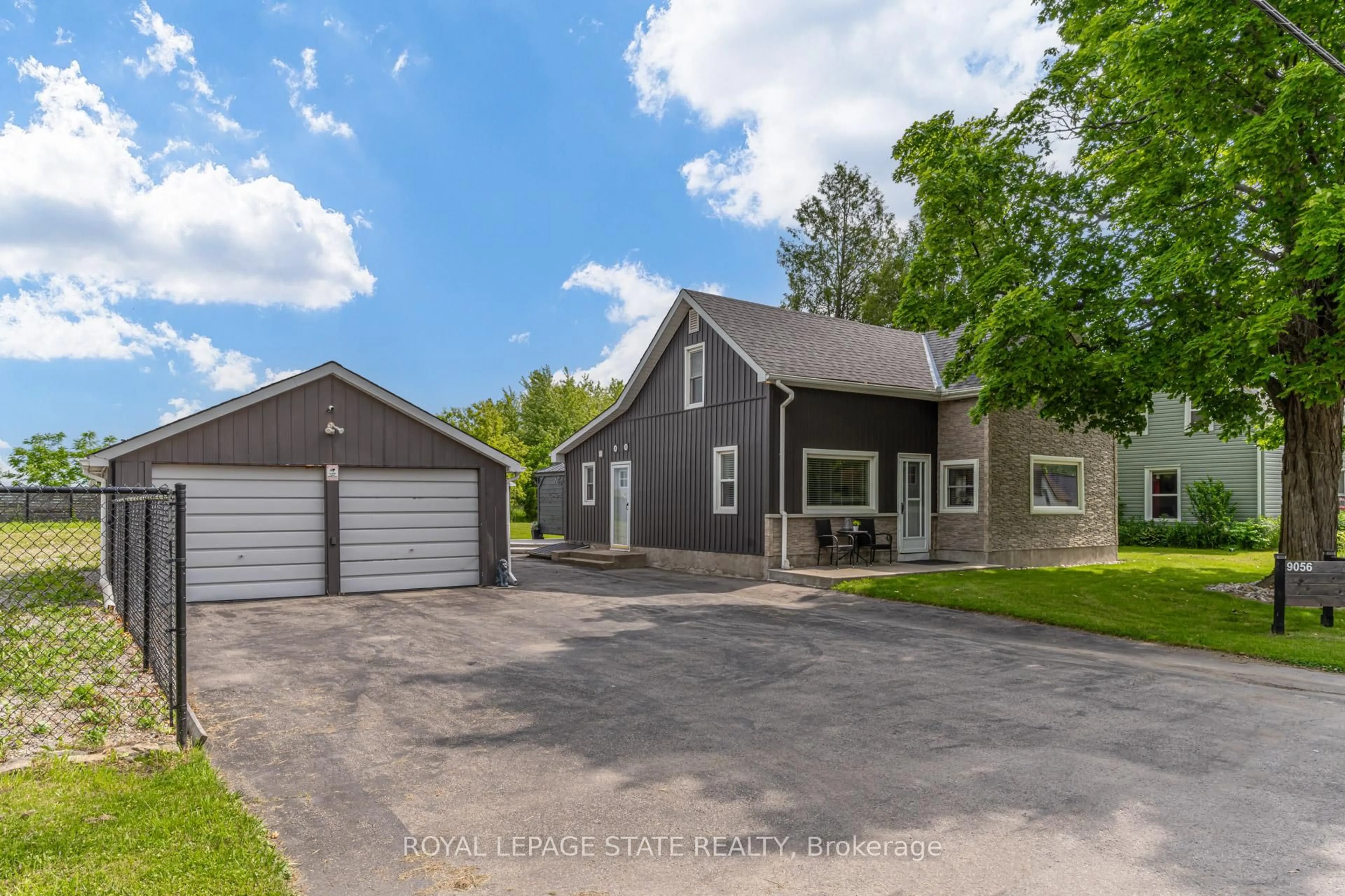A pic from outside/outdoor area/front of a property/back of a property/a pic from drone, street for 9056 Airport Rd, Hamilton Ontario L0R 1W0