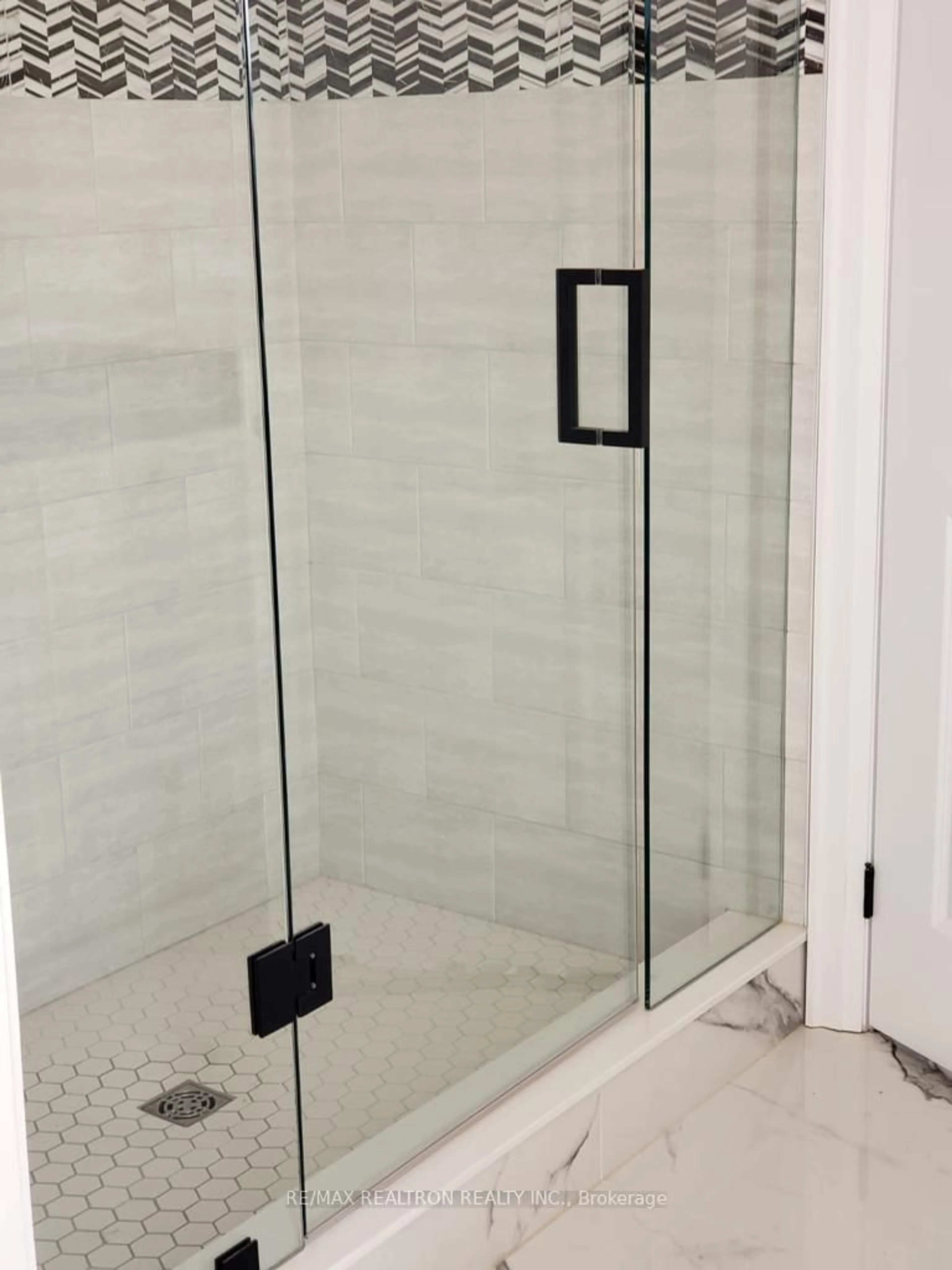 Contemporary bathroom, ceramic/tile floor for 4 Braeburn St, Brighton Ontario K0K 1H0