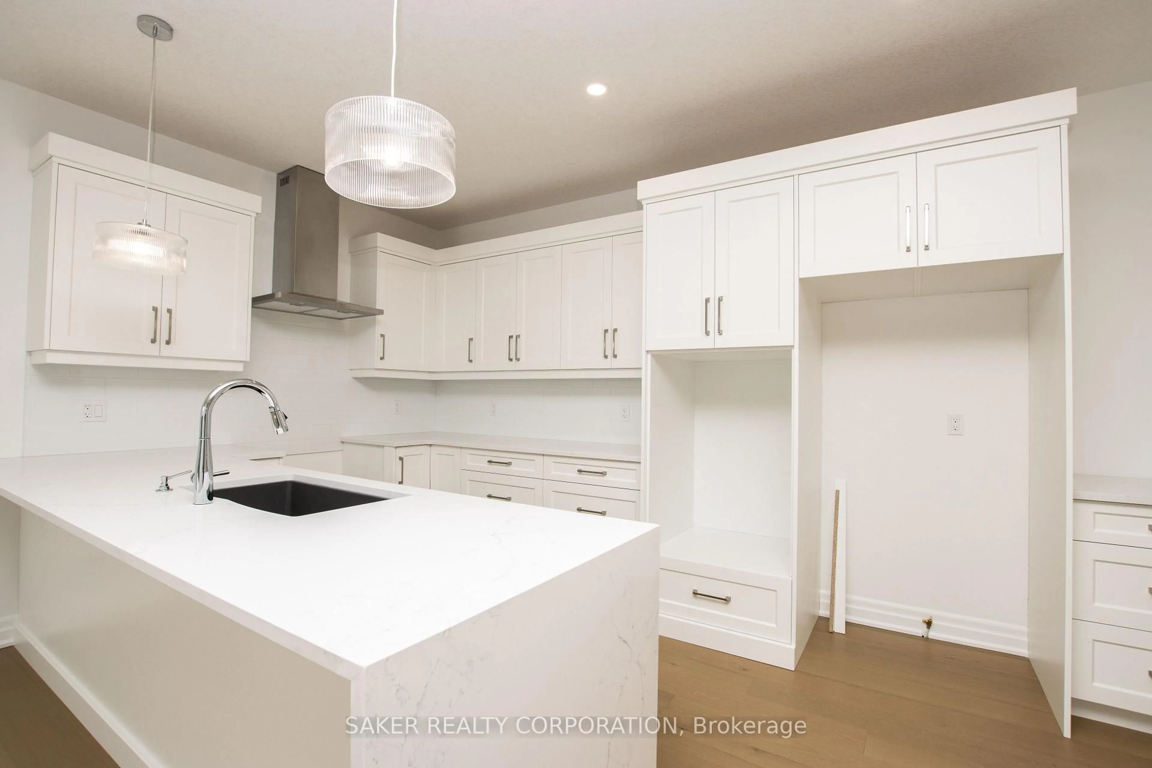 Open concept kitchen, unknown for 534 REGENT St, Strathroy-Caradoc Ontario N0L 1W0
