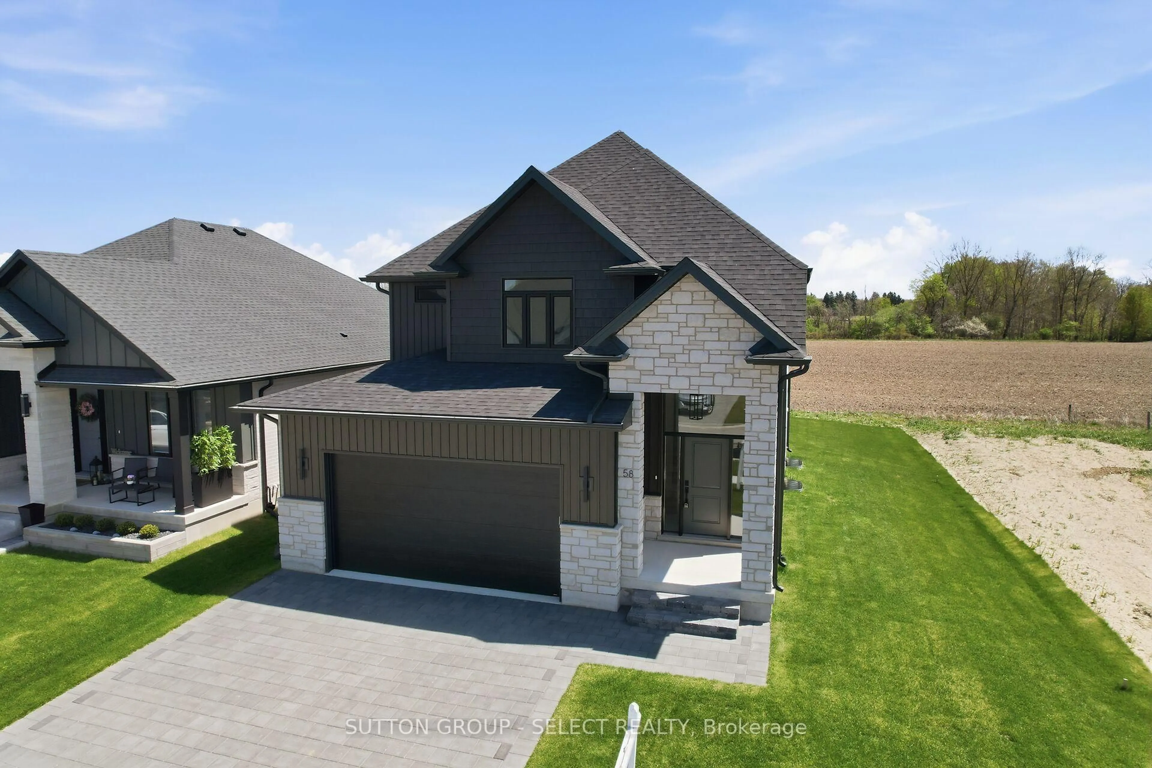 A pic from outside/outdoor area/front of a property/back of a property/a pic from drone, street for 58 Briscoe Cres, Strathroy-Caradoc Ontario N7G 0G3