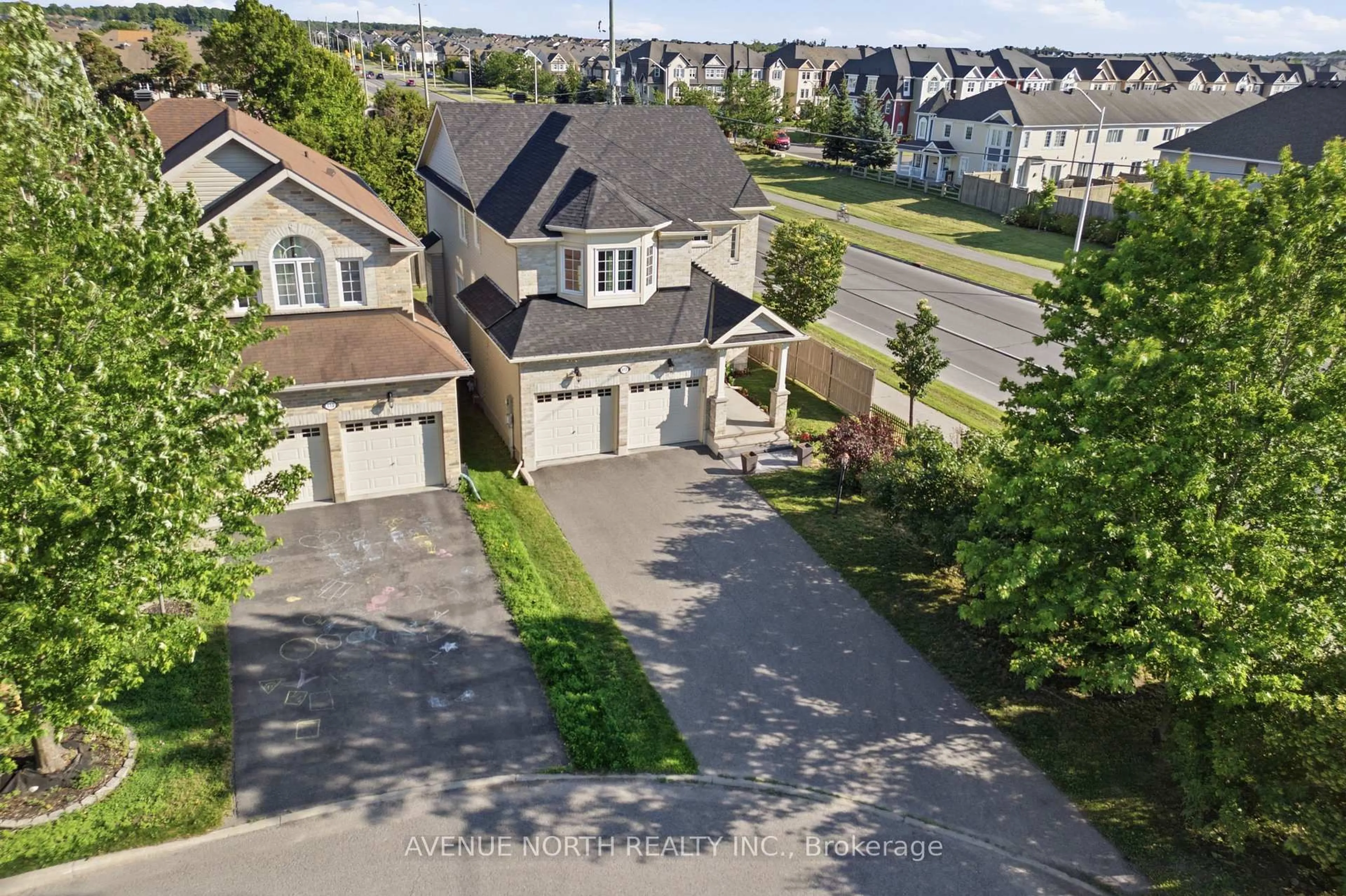 A pic from outside/outdoor area/front of a property/back of a property/a pic from drone, street for 112 Sunita Cres, Ottawa Ontario K2J 5S5