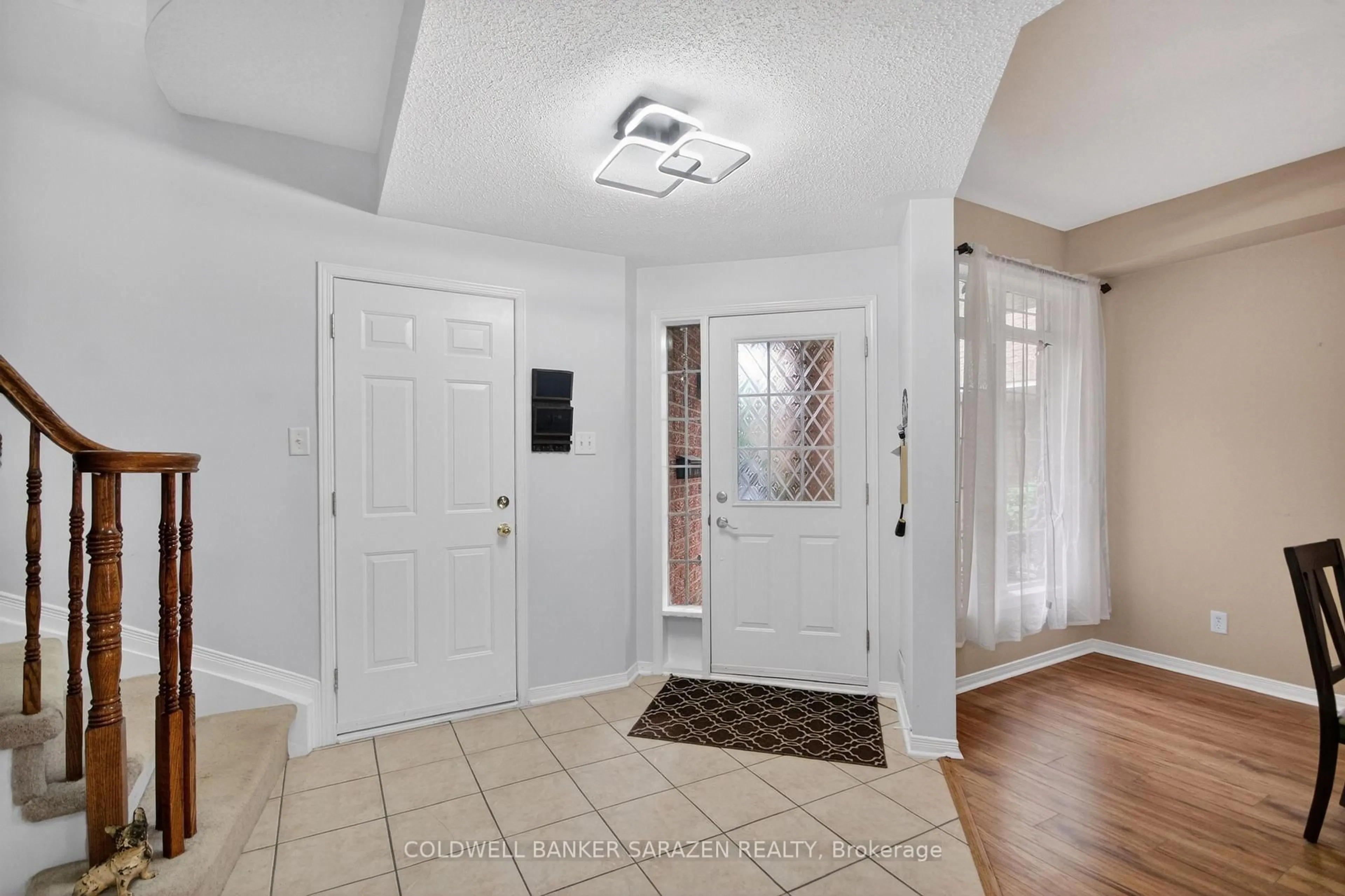 Indoor entryway for 3 Castle Glen Cres, Ottawa Ontario K2L 4G9
