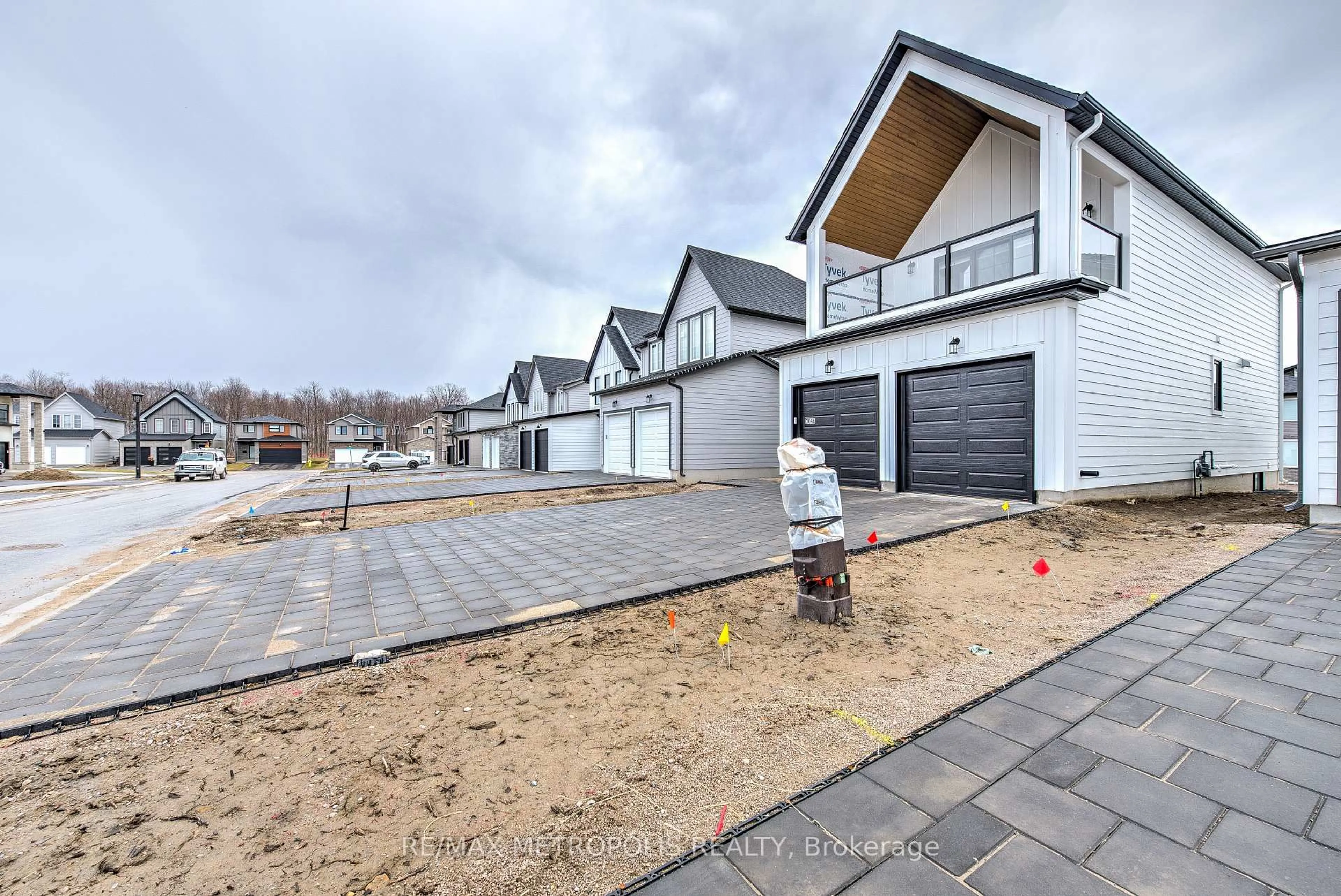 Unknown for 3046 Heardcreek Tr, London North Ontario N6G 2S7