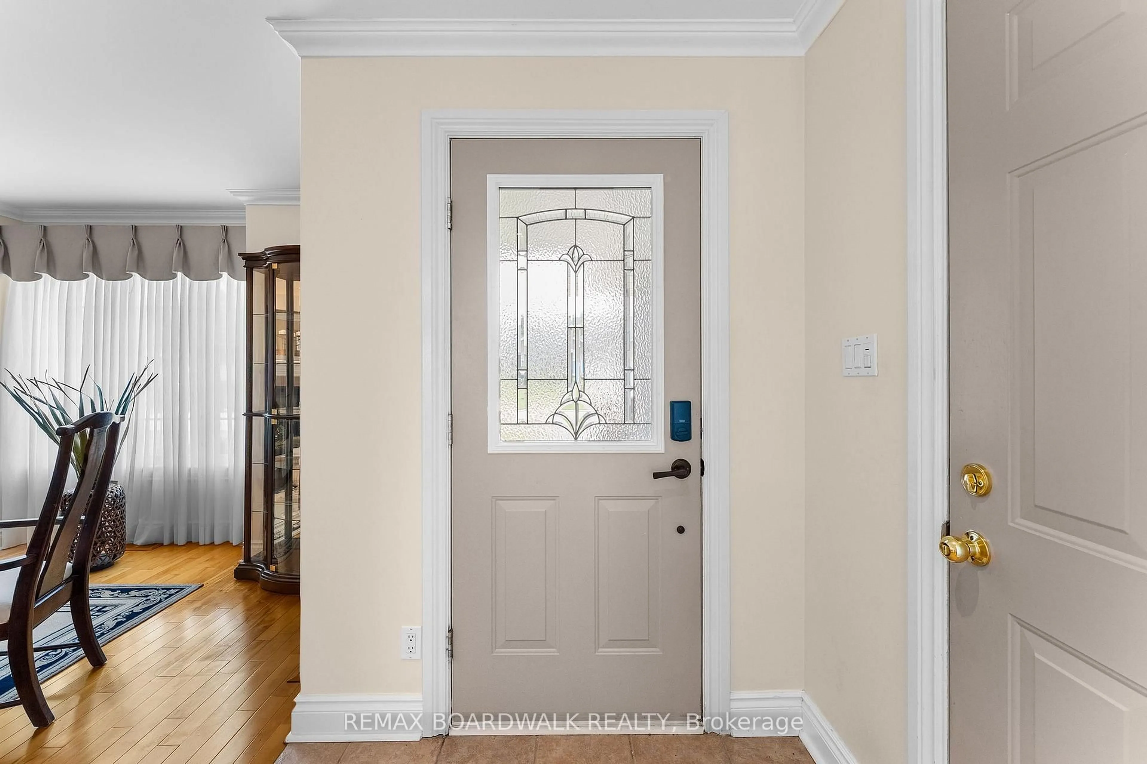 Indoor entryway for 60 Dr Gordon Cres, North Grenville Ontario K0G 1J0
