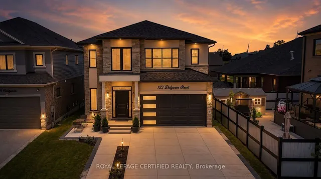 123 Dulgaren St, Hamilton 4