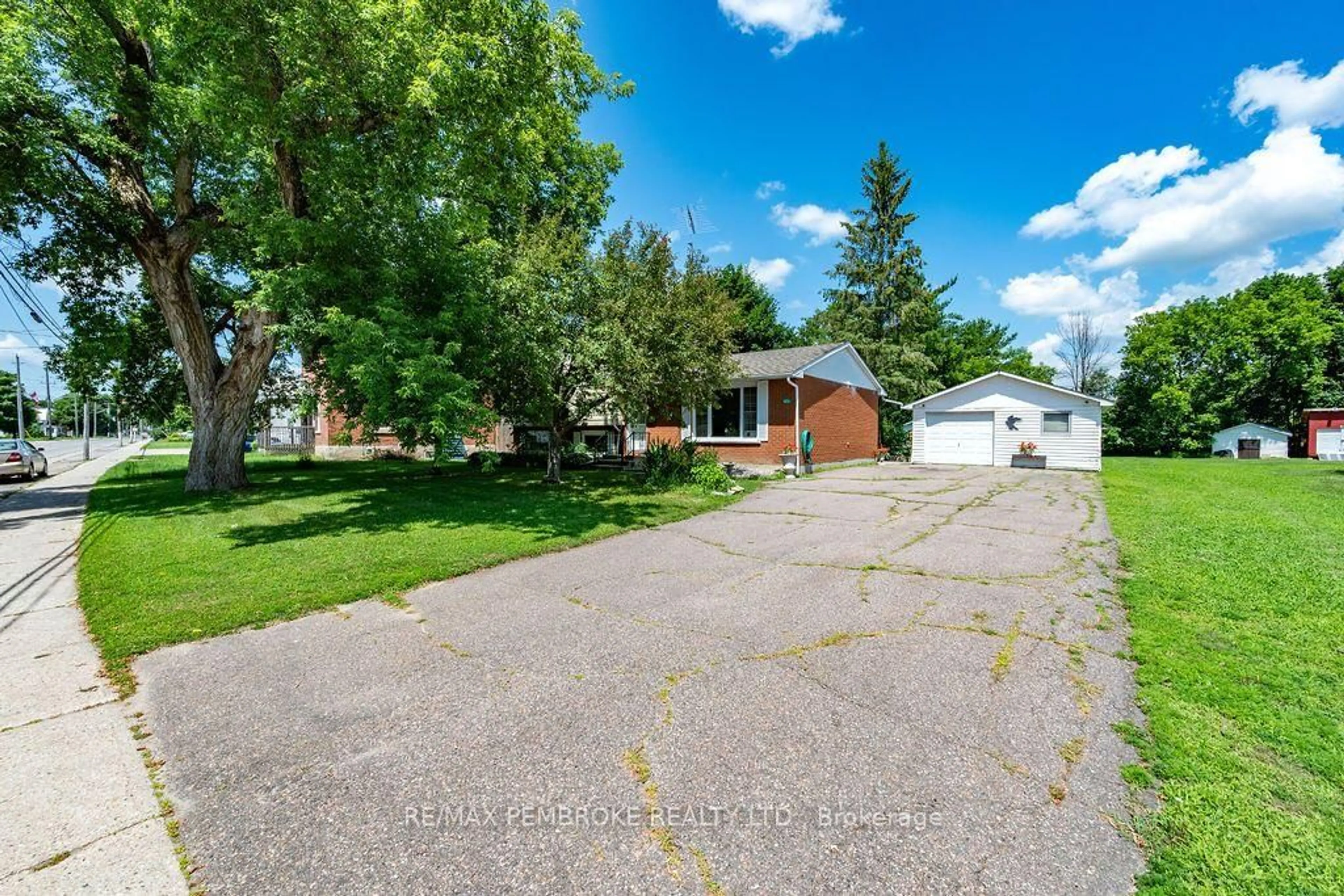 A pic from outside/outdoor area/front of a property/back of a property/a pic from drone, street for 1656 Beachburg Rd, Beachburg Ontario K0J 1C0