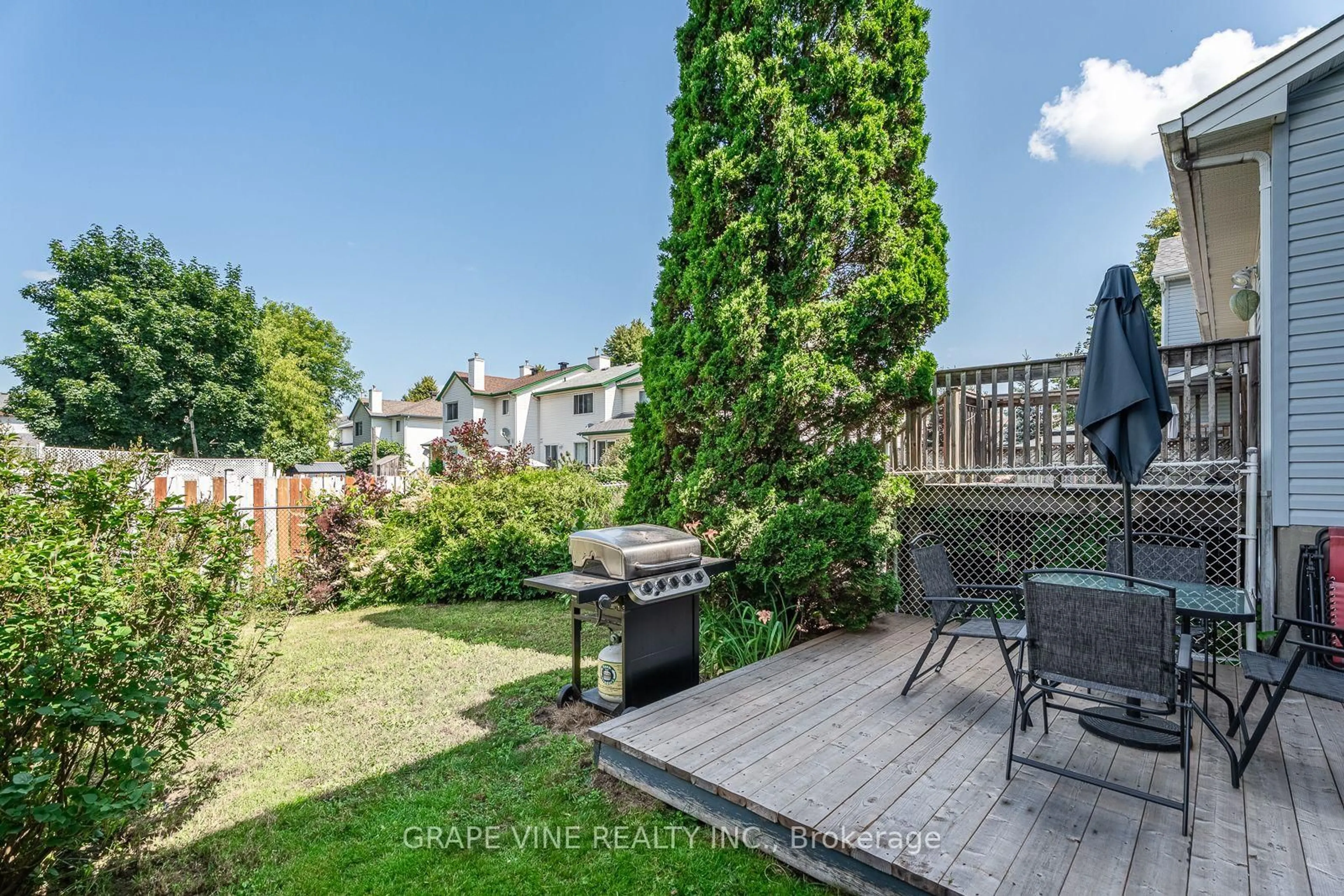 Patio, street for 741 Maley St, North Grenville Ontario K0G 1J0