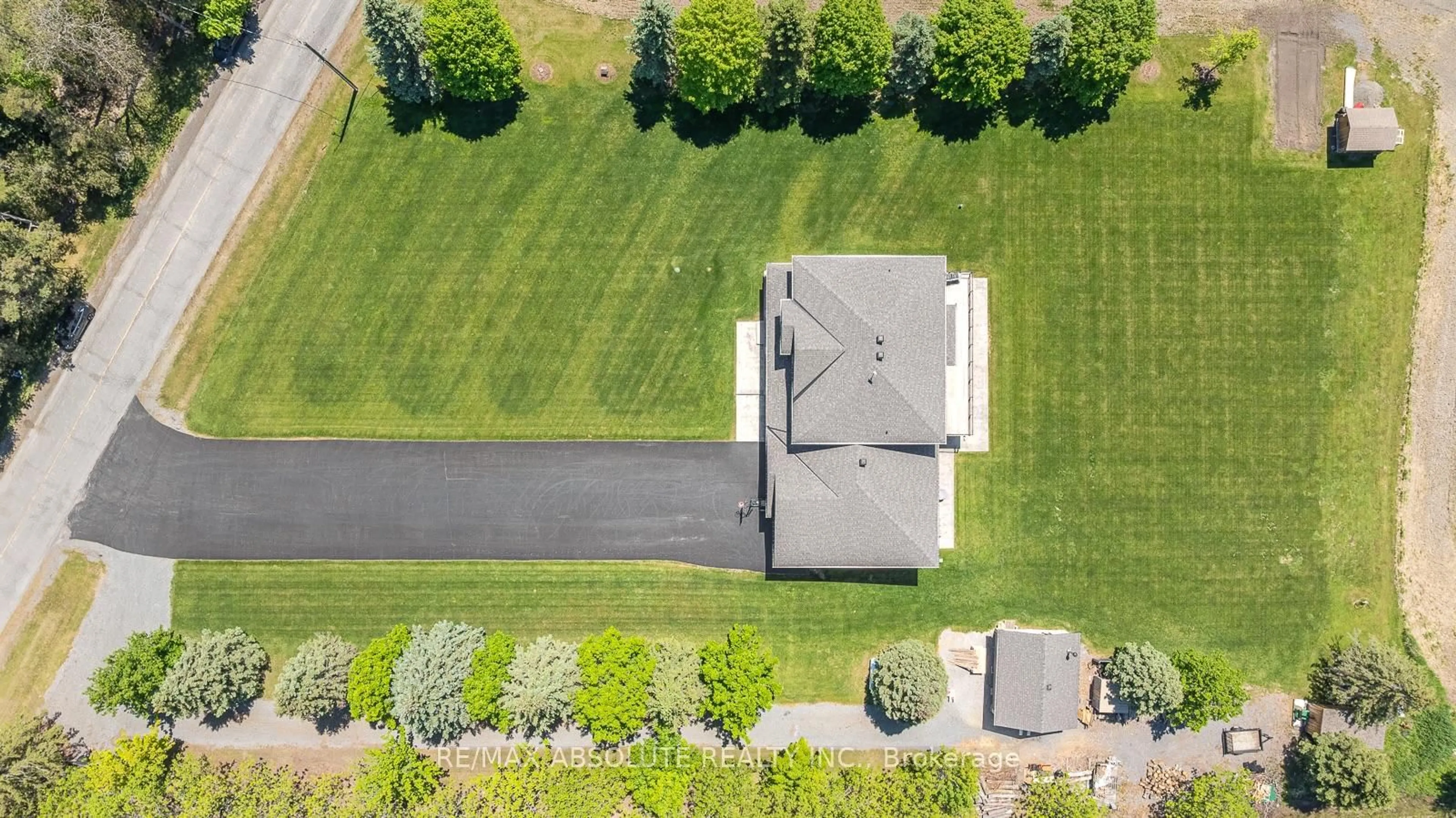 A pic from outside/outdoor area/front of a property/back of a property/a pic from drone, street for 3194 Steeple Hill Cres, Fallowfield Rd South of Ottawa Ontario K1A 2Z0