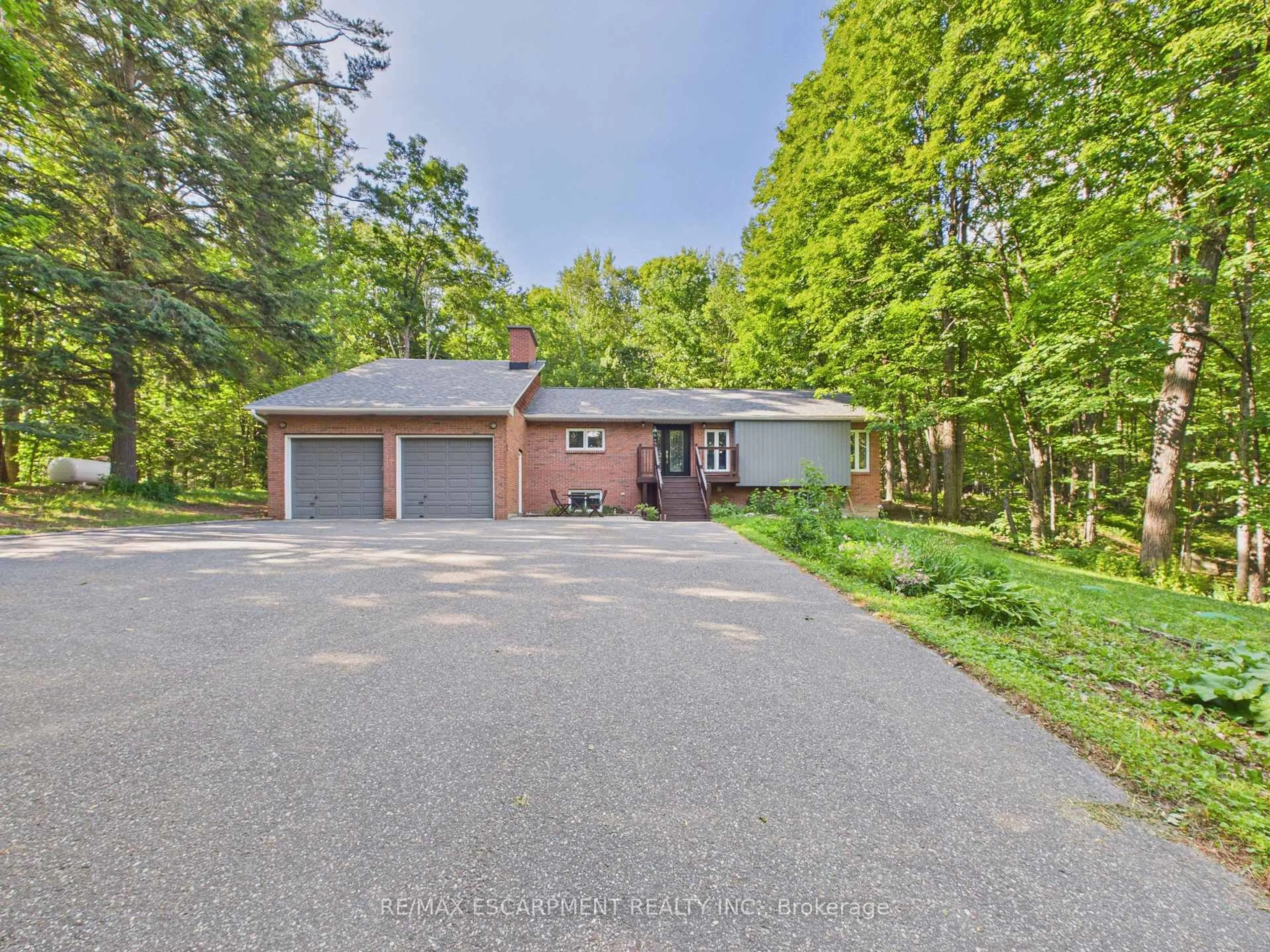 Unknown for 1060 Golden Beach Rd, Bracebridge Ontario P1L 1W8