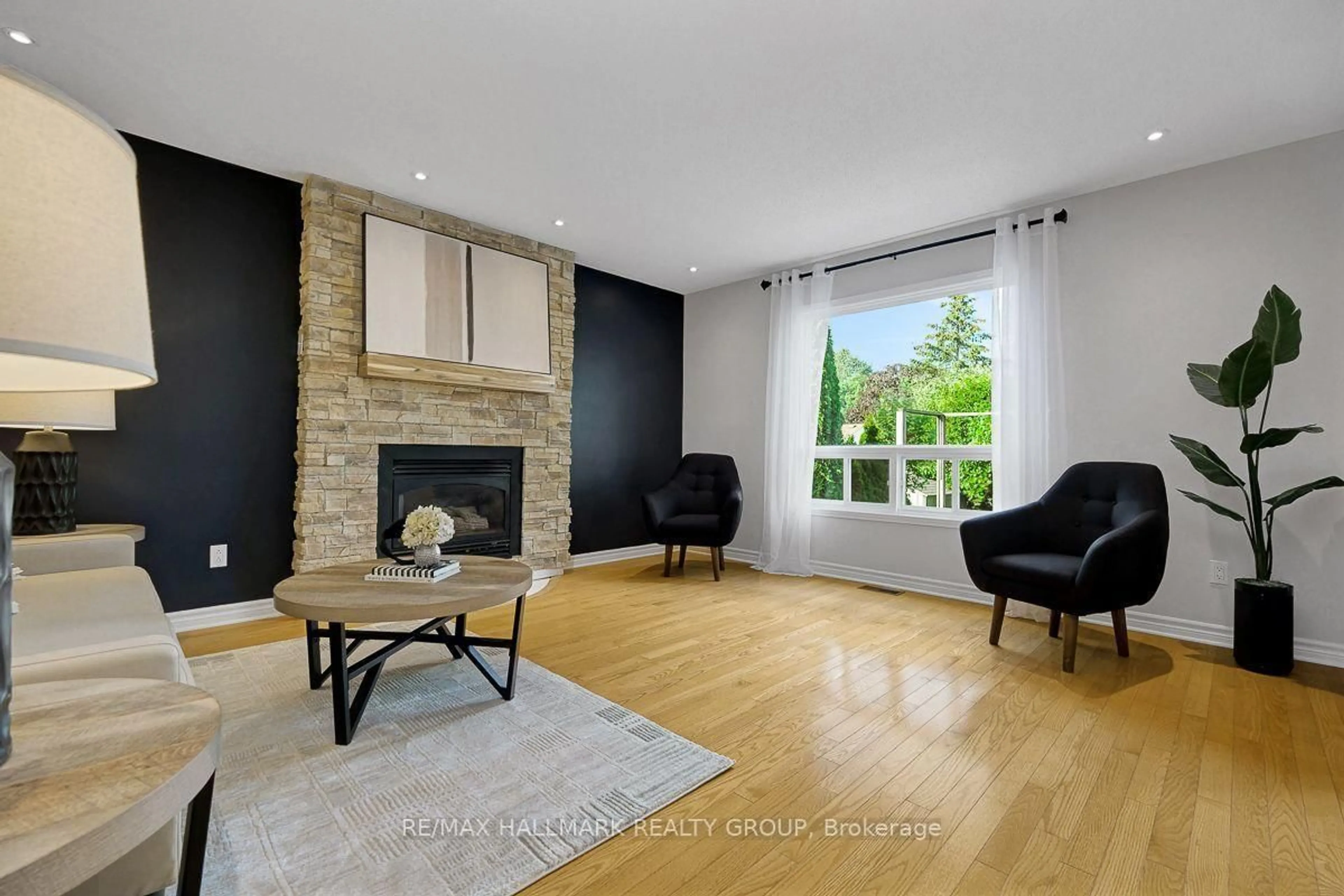 Living room with furniture, unknown for 1209 Whiterock St, Ottawa Ontario K1J 1A7