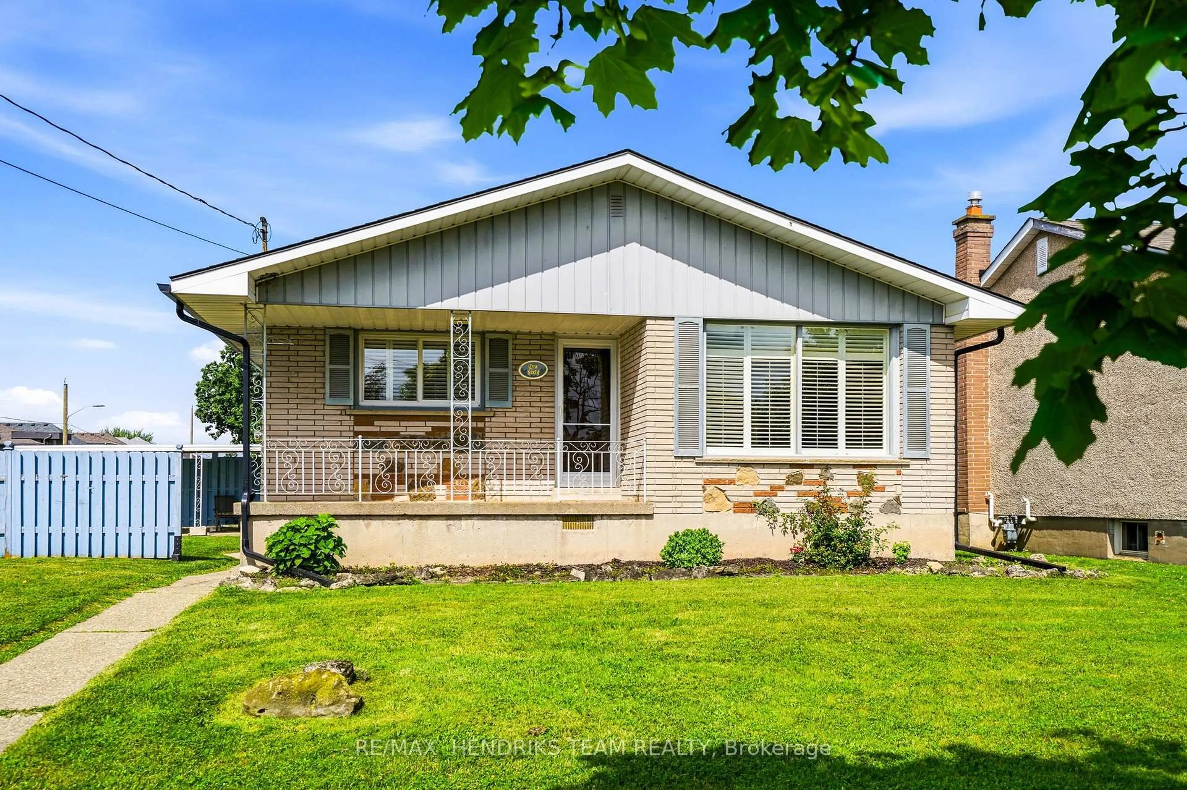 Home with brick exterior material, street for 160 Classic Ave, Welland Ontario L3B 1P7