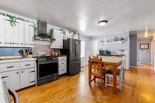317 County Road 16 Rd, Elizabethtown-Kitley 5