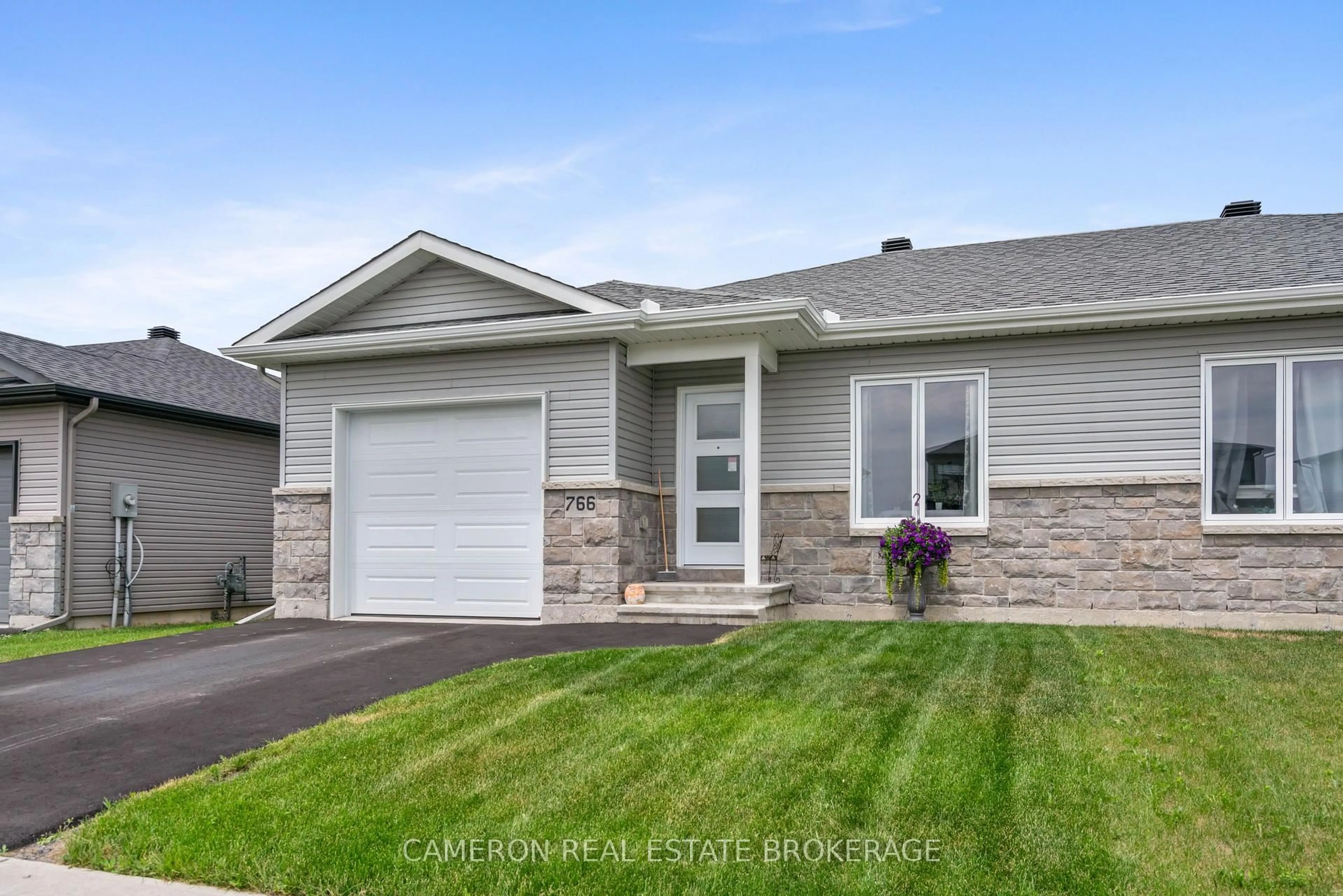 Home with vinyl exterior material, street for 766 Walton St, Cornwall Ontario K6H 0J2