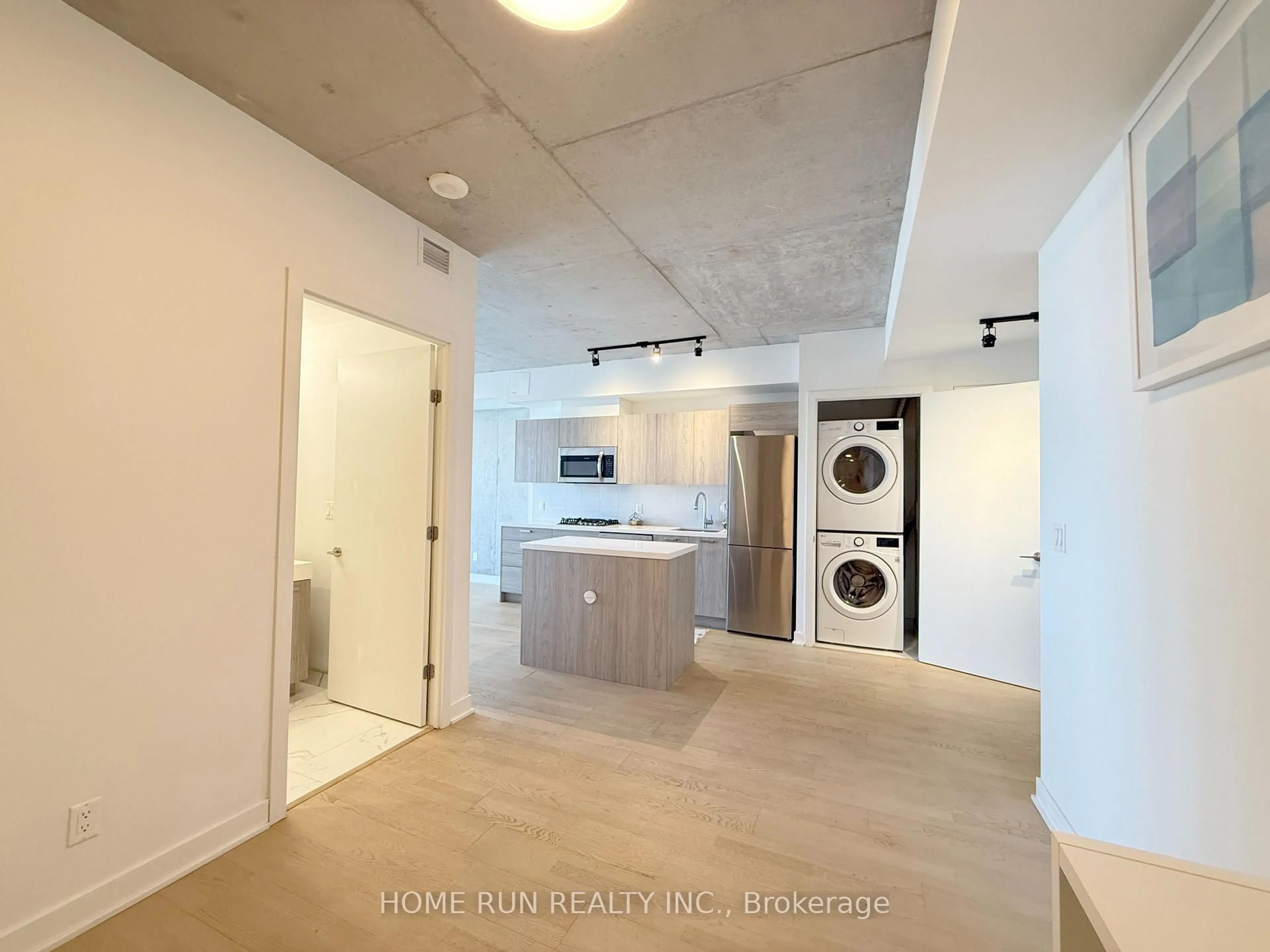 Unknown for 203 CATHERINE St #1208, Ottawa Ontario K2P 1J5