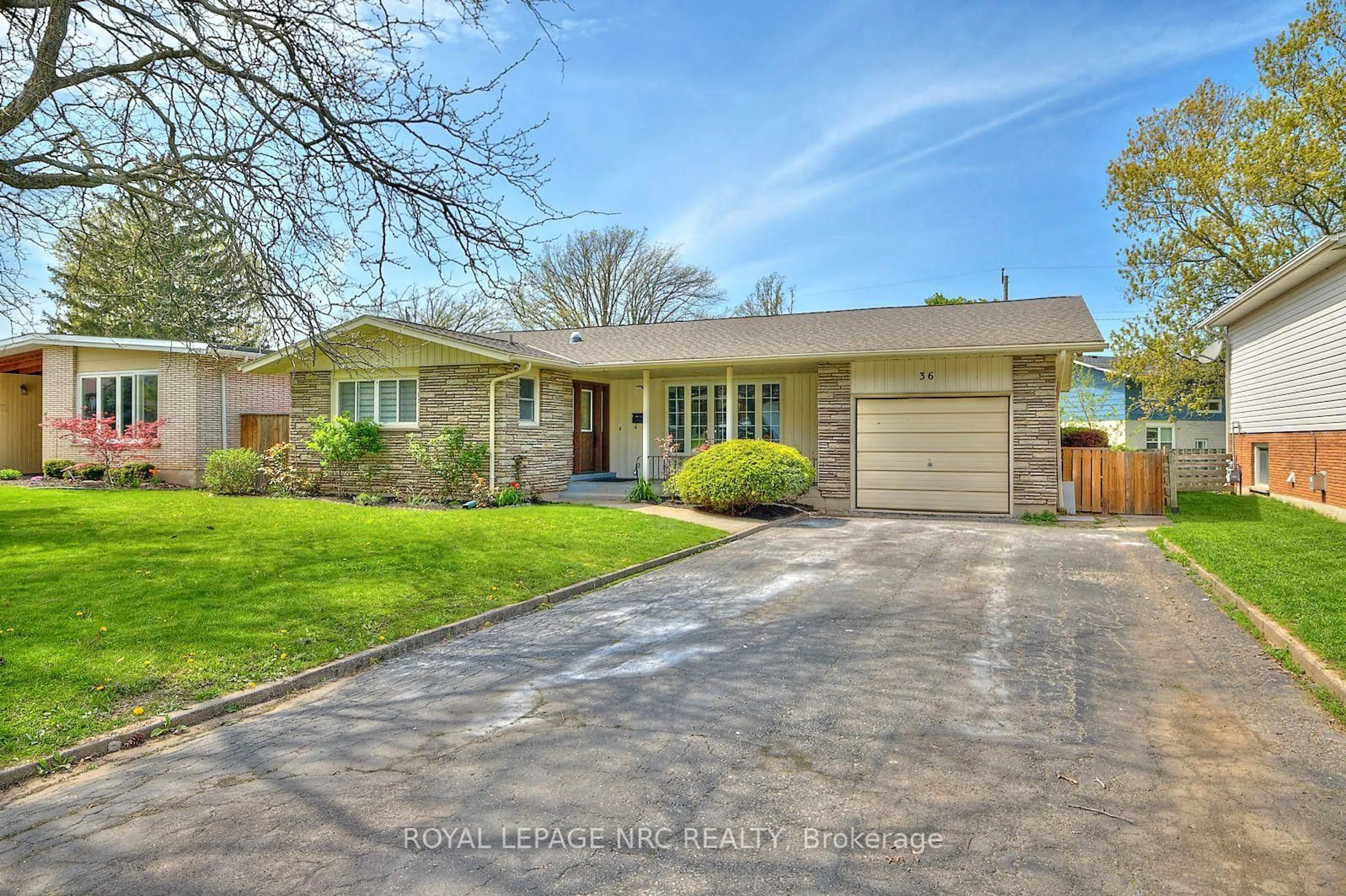 Home with brick exterior material, street for 36 Valerie Dr, St. Catharines Ontario L2T 3G5