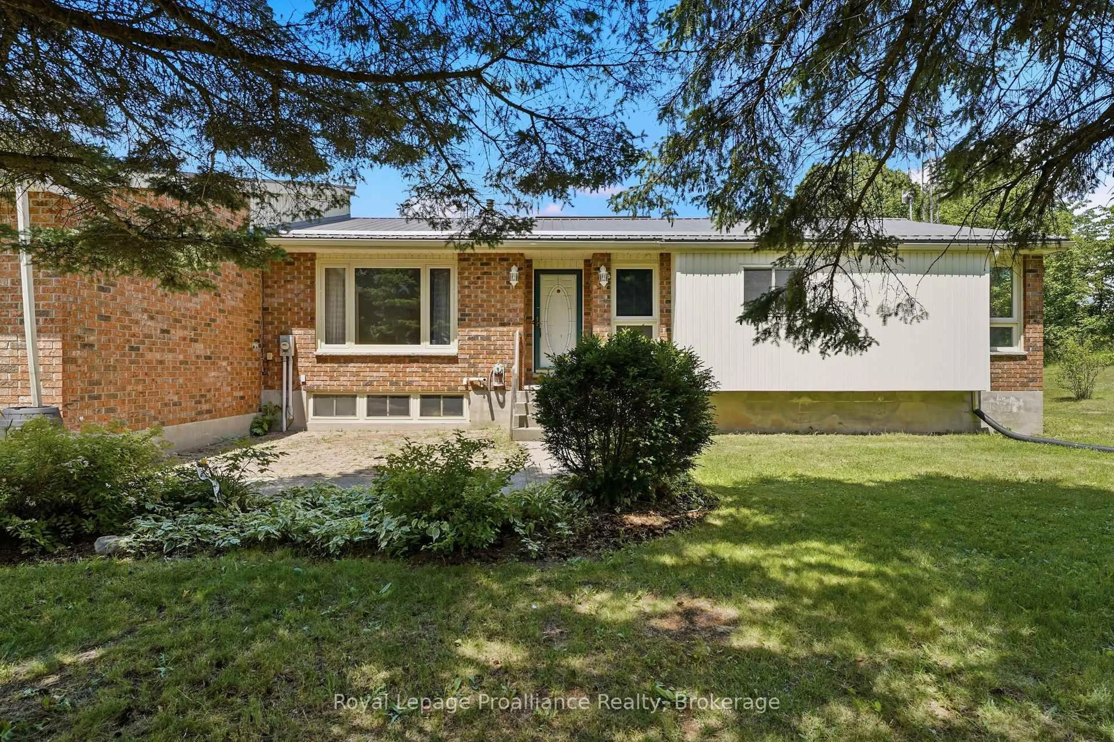 Home with brick exterior material, street for 555 Bethel Rd, Belleville Ontario K0K 2Y0