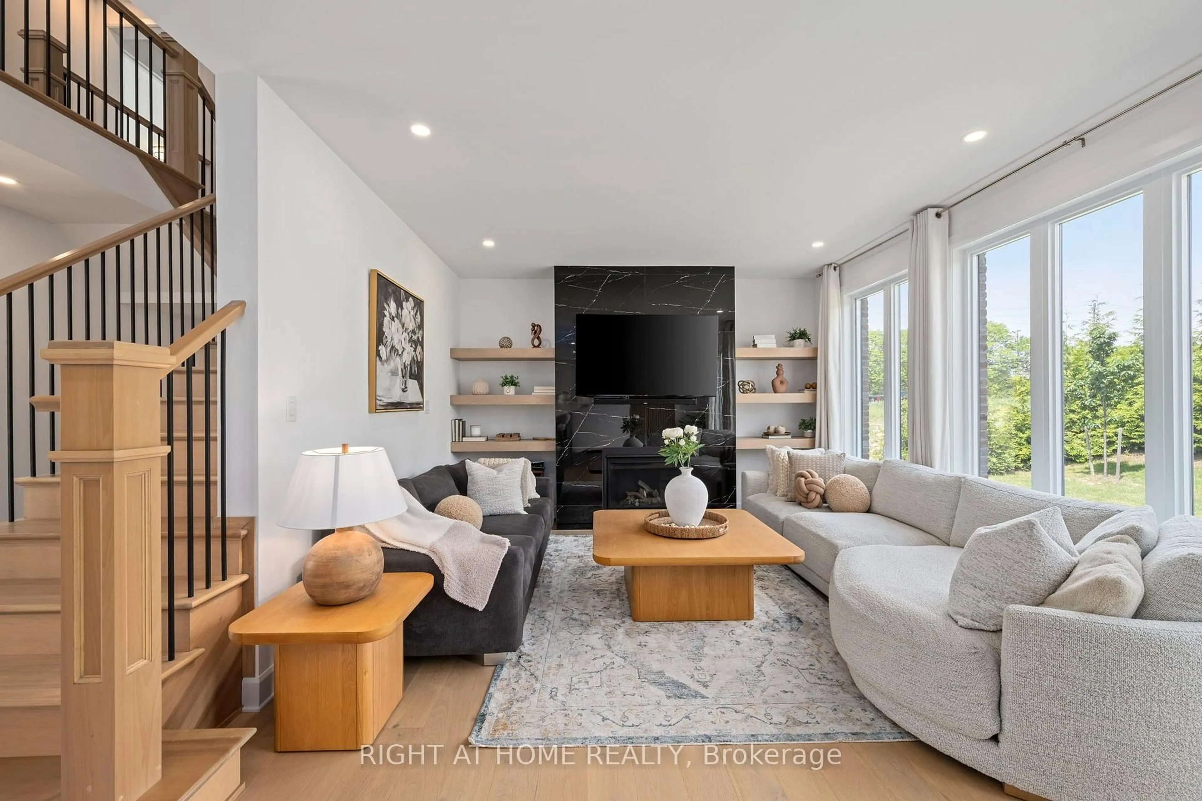 Living room with furniture, unknown for 372 Manhattan Dr, London South Ontario N6K 0L5
