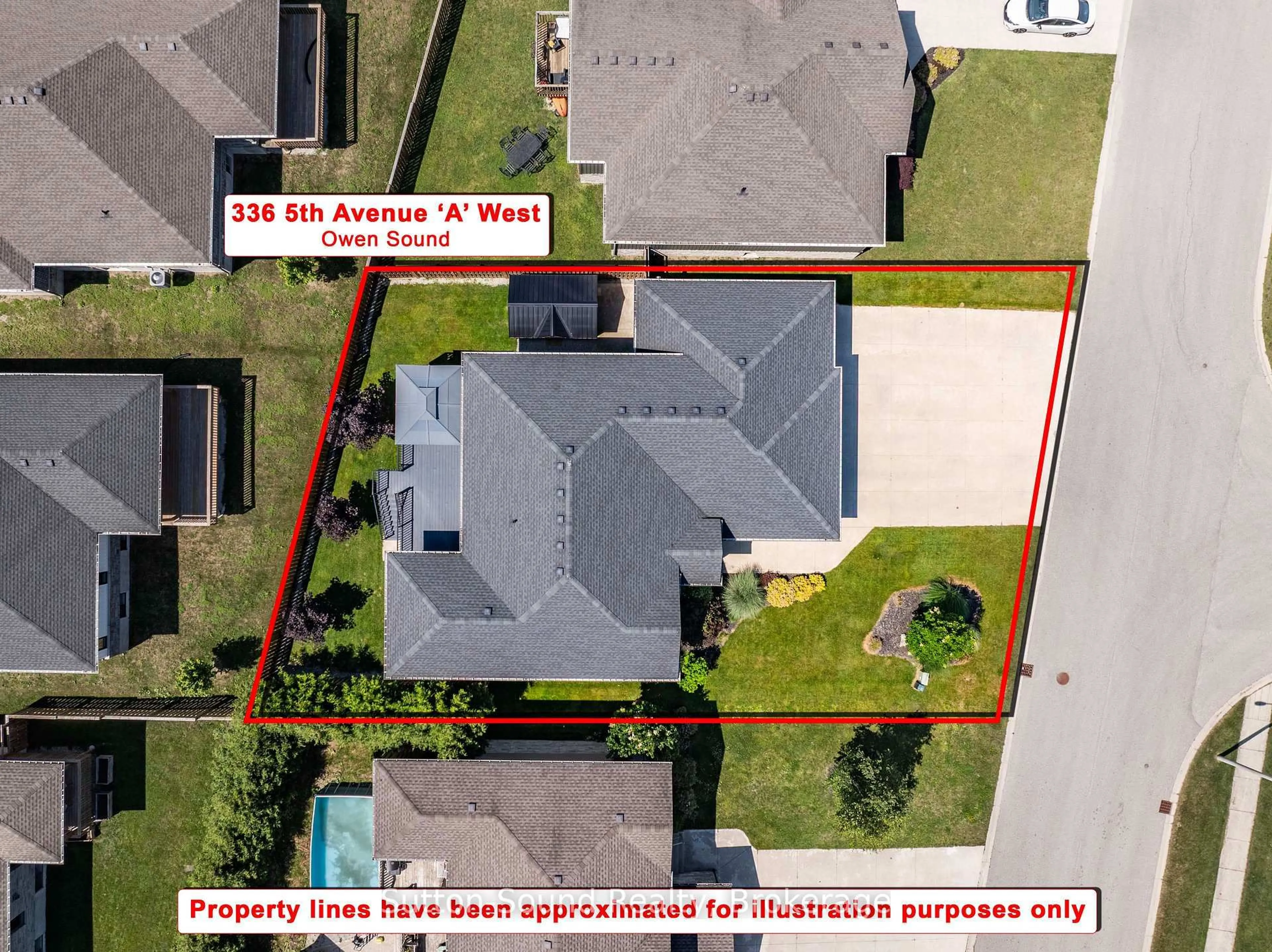A pic from outside/outdoor area/front of a property/back of a property/a pic from drone, street for 336 5th Avenue A, Owen Sound Ontario N4K 6S7