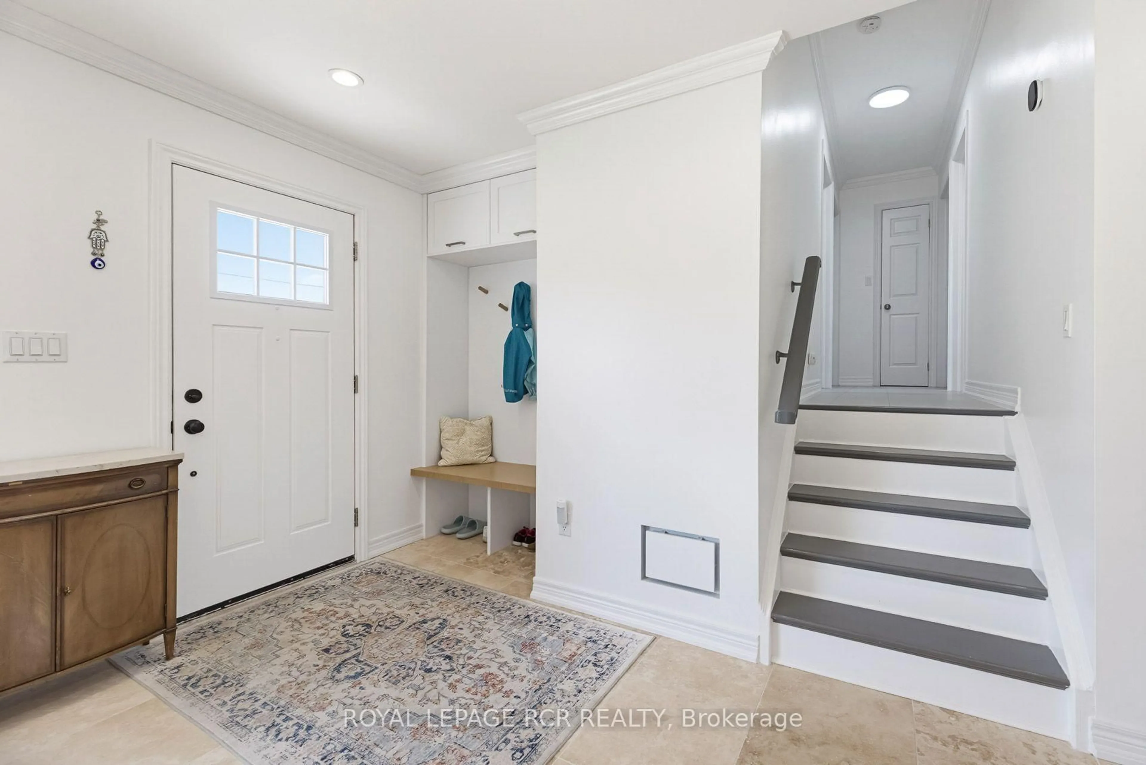 Indoor entryway for 13 McDowell St, Southgate Ontario N0C 1B0