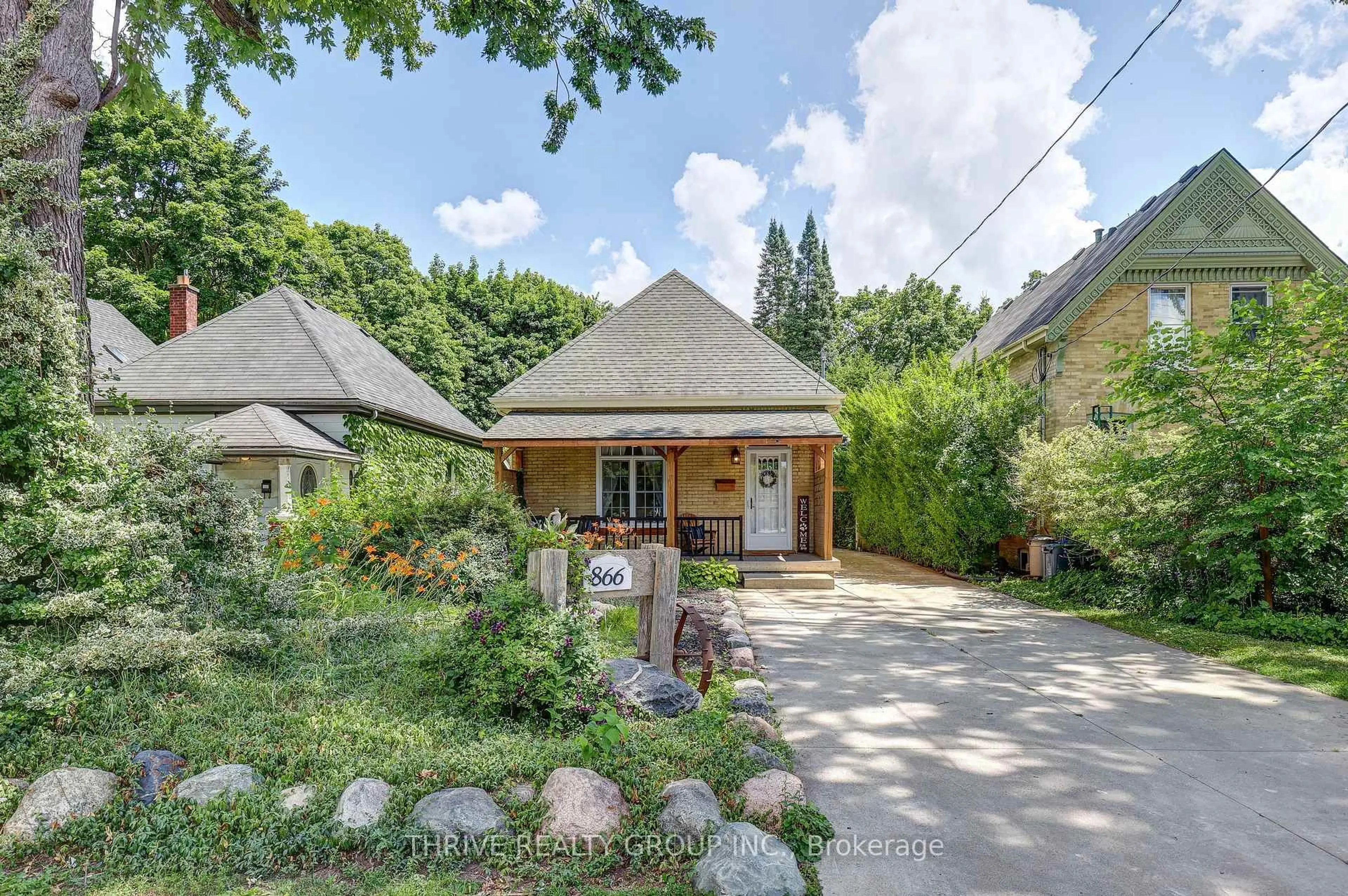Unknown for 866 William St, London East Ontario N5Y 2S3