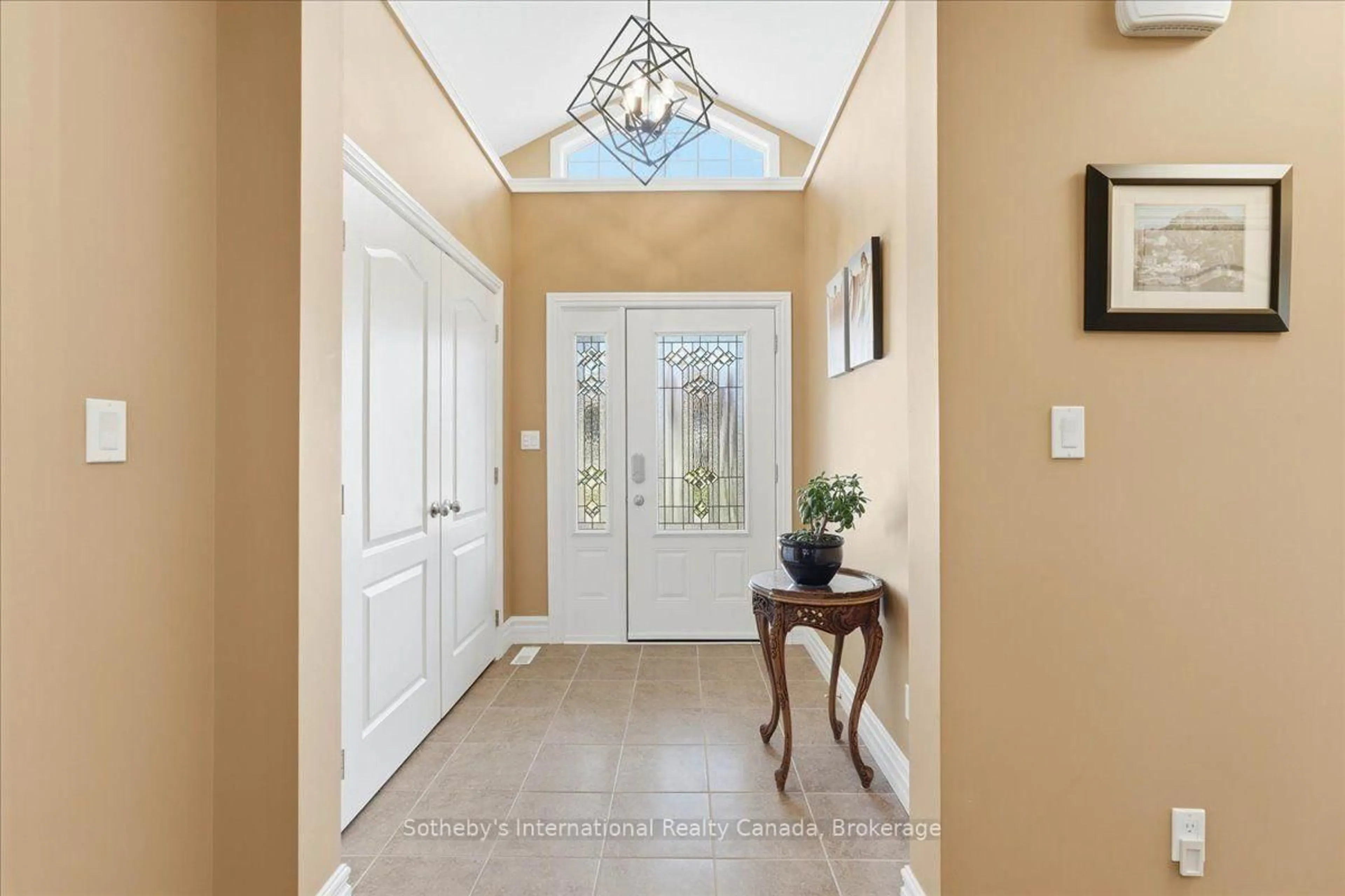 Indoor entryway for 7 Conger Dr, Prince Edward County Ontario K0K 3L0