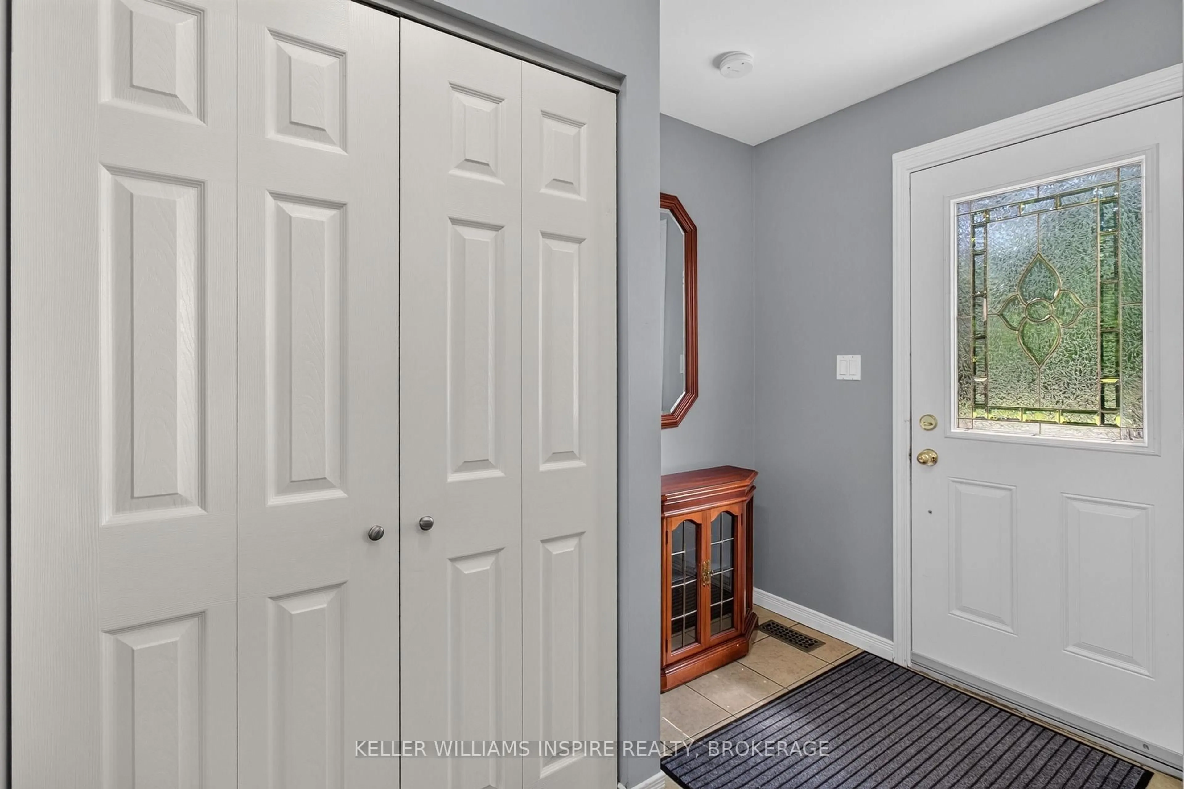 Indoor entryway for 38 Westran Rd, Loyalist Ontario K7N 1R9