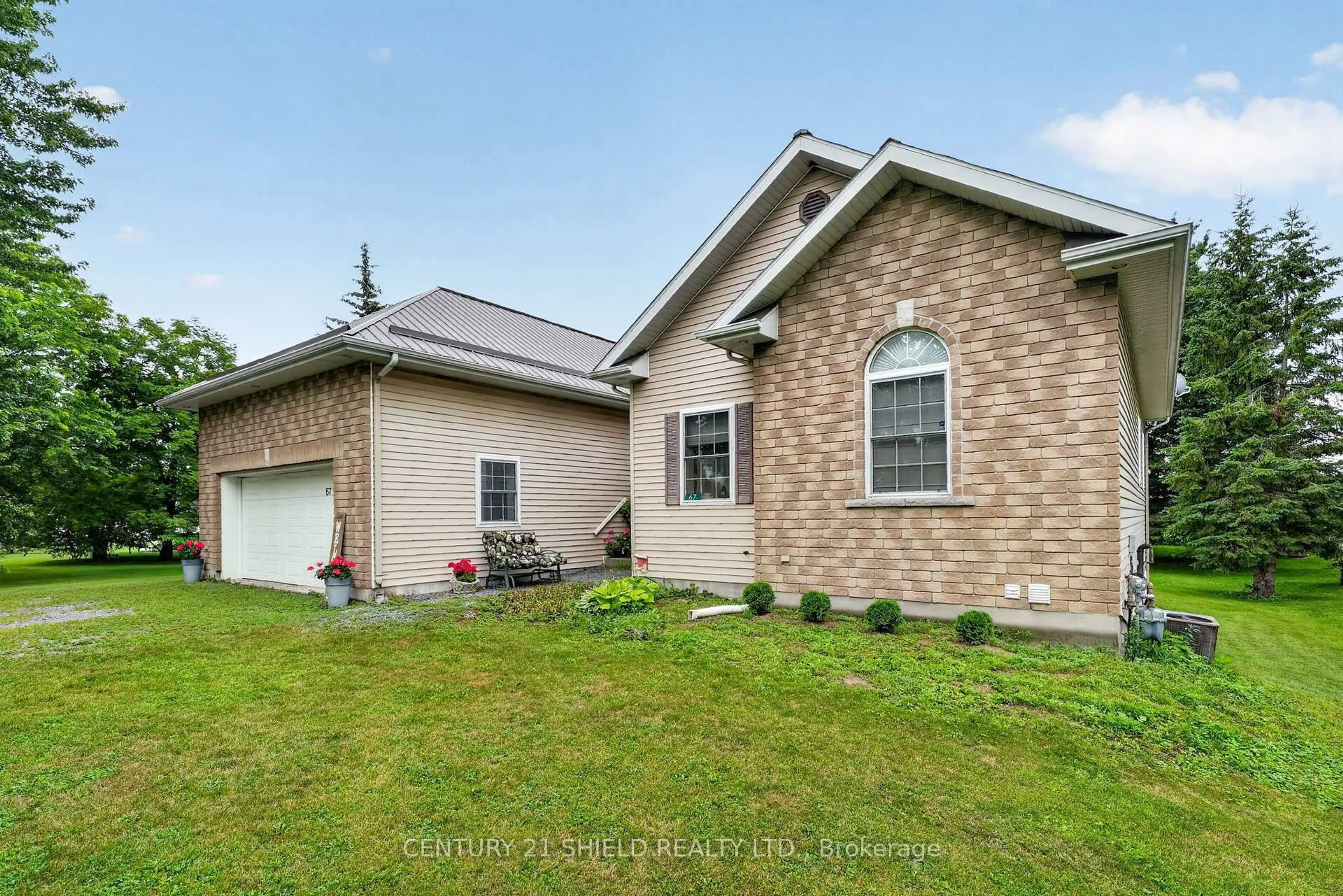Home with brick exterior material, unknown for 67 Front St St, North Stormont Ontario K0C 1K0