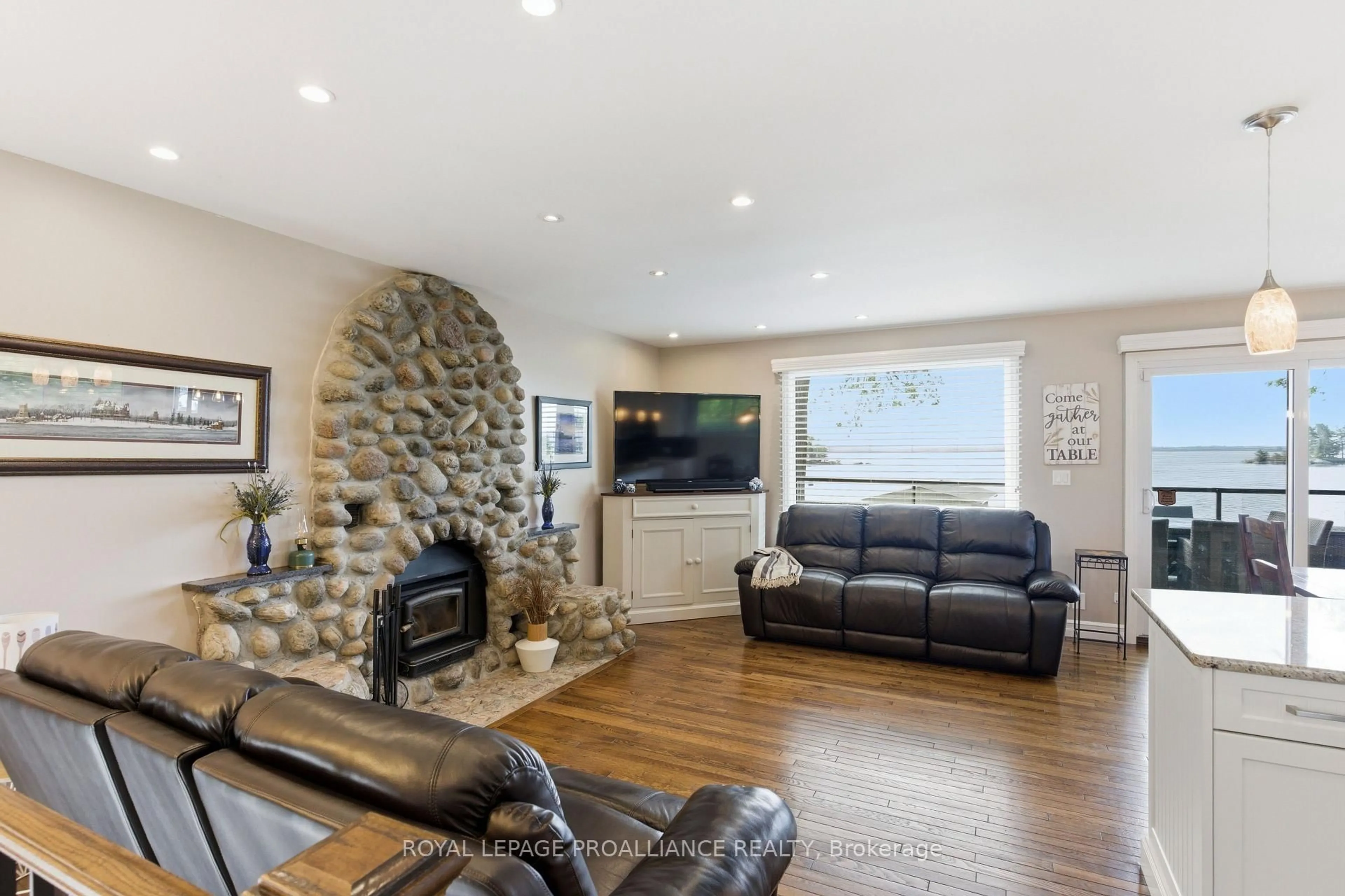 Living room with furniture, unknown for 23 Moon Rd, Front of Yonge Ontario K0E 1R0