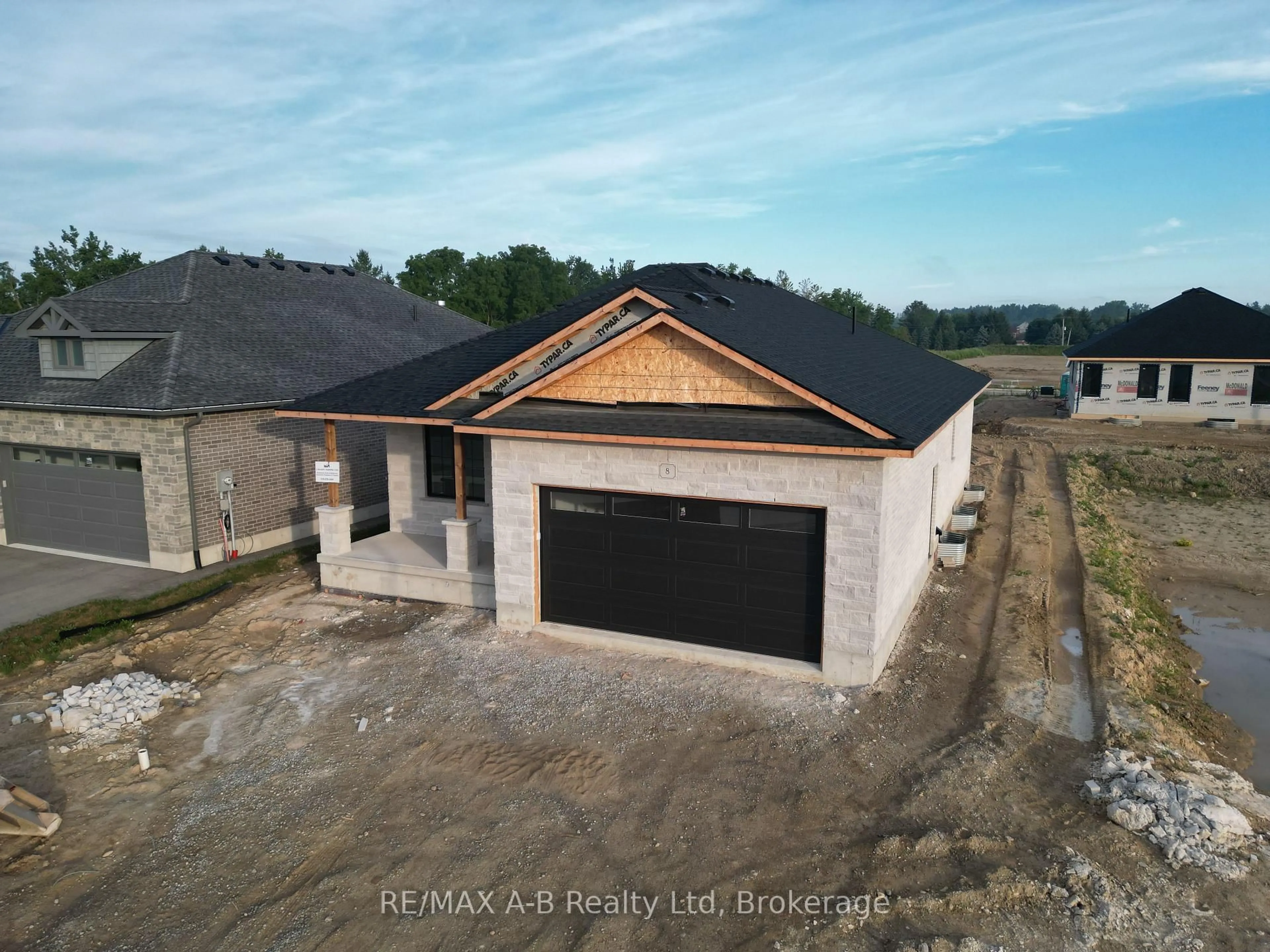 A pic from outside/outdoor area/front of a property/back of a property/a pic from drone, building for 8 Orchard Dr, Stratford Ontario N5A 0L1
