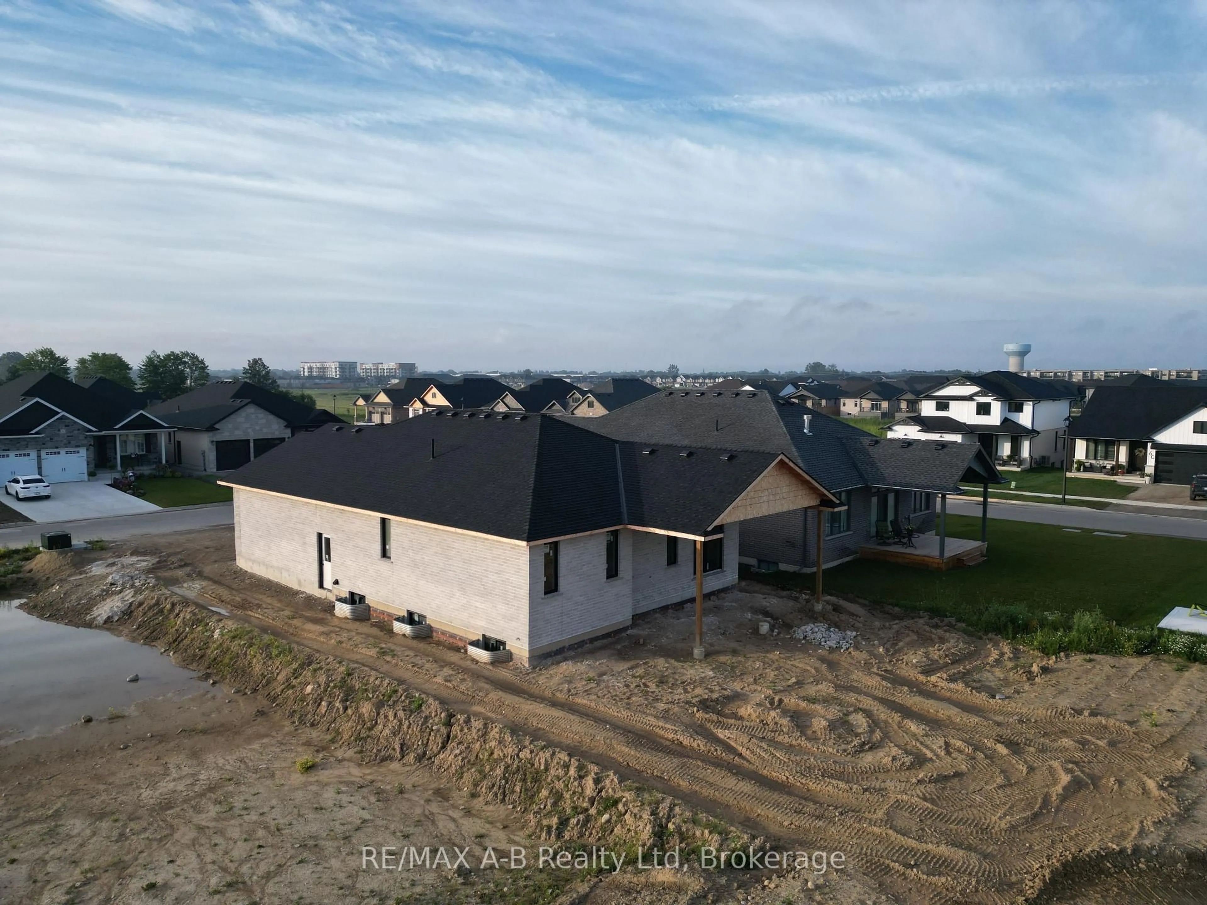 A pic from outside/outdoor area/front of a property/back of a property/a pic from drone, building for 8 Orchard Dr, Stratford Ontario N5A 0L1