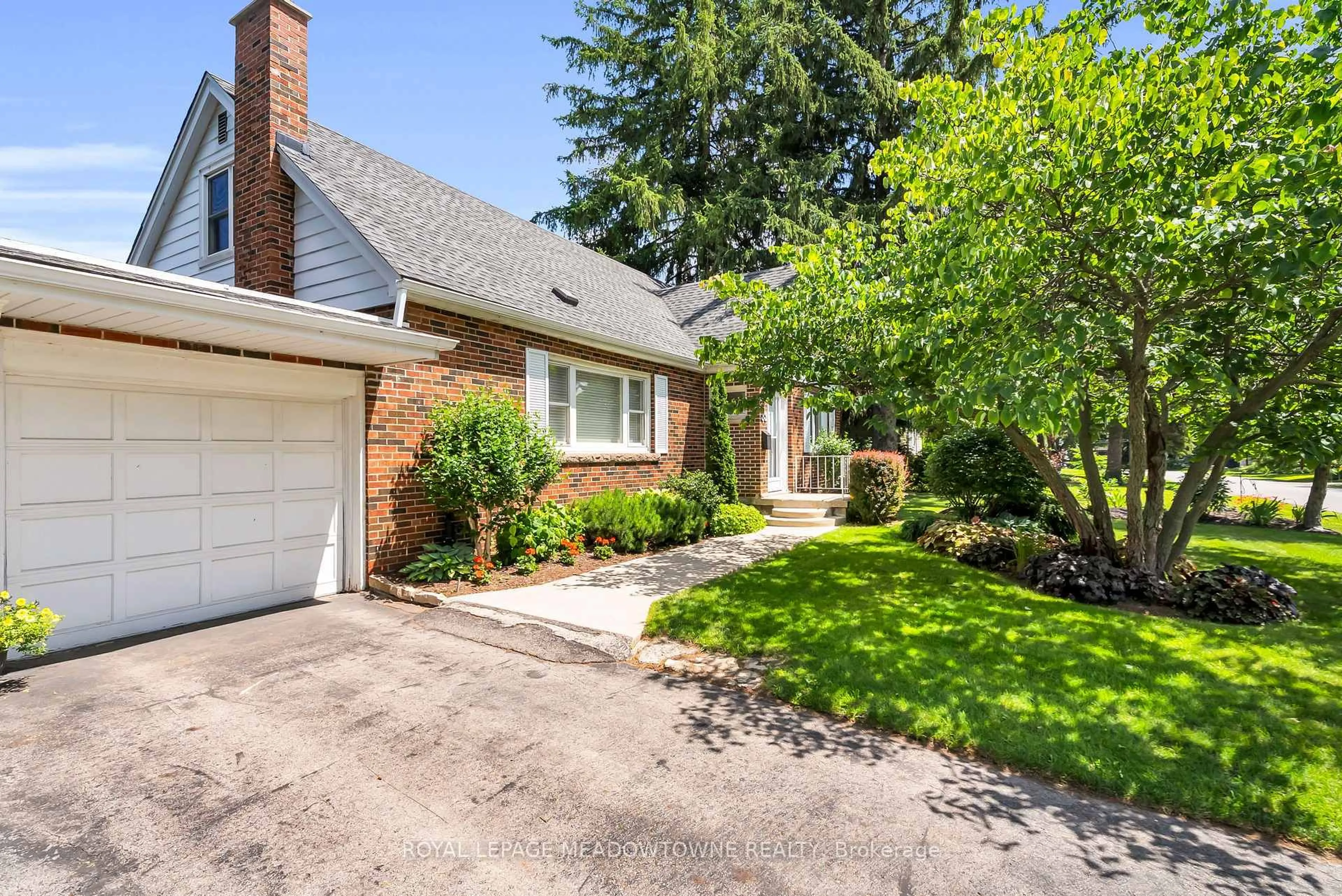Home with brick exterior material, street for 33 Parker Ave, Hamilton Ontario L9G 1A6