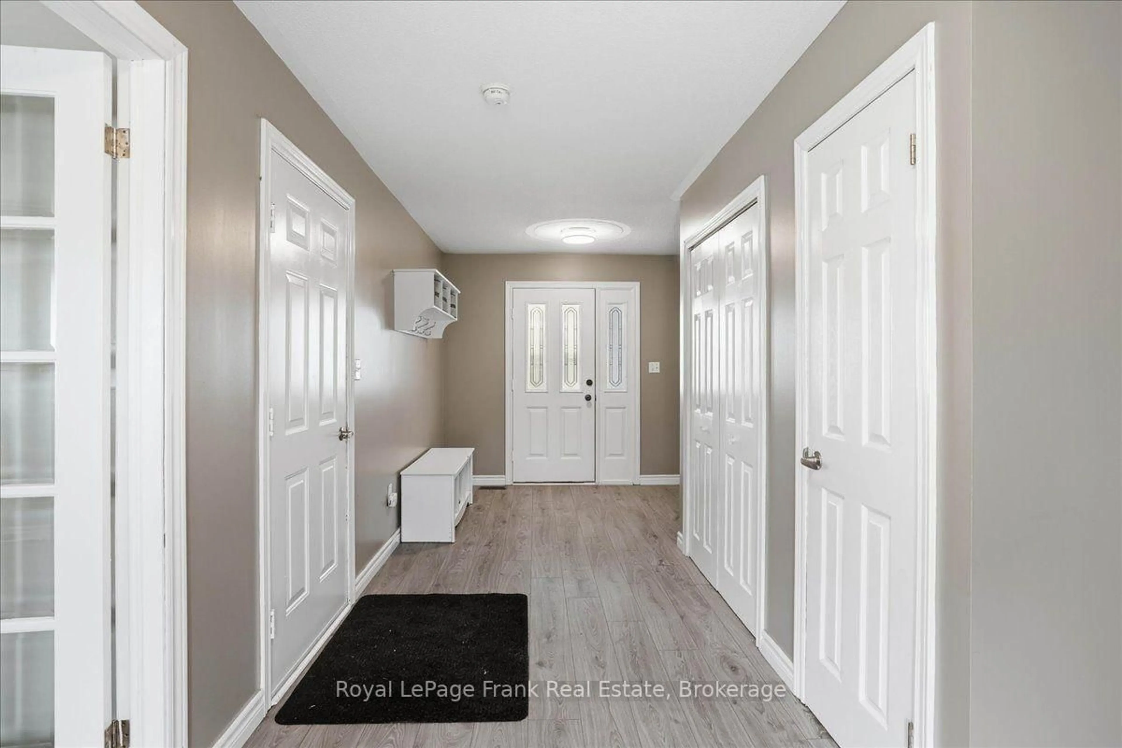 Indoor entryway for 1400 Casey Rd, Belleville Ontario K8N 4Z6