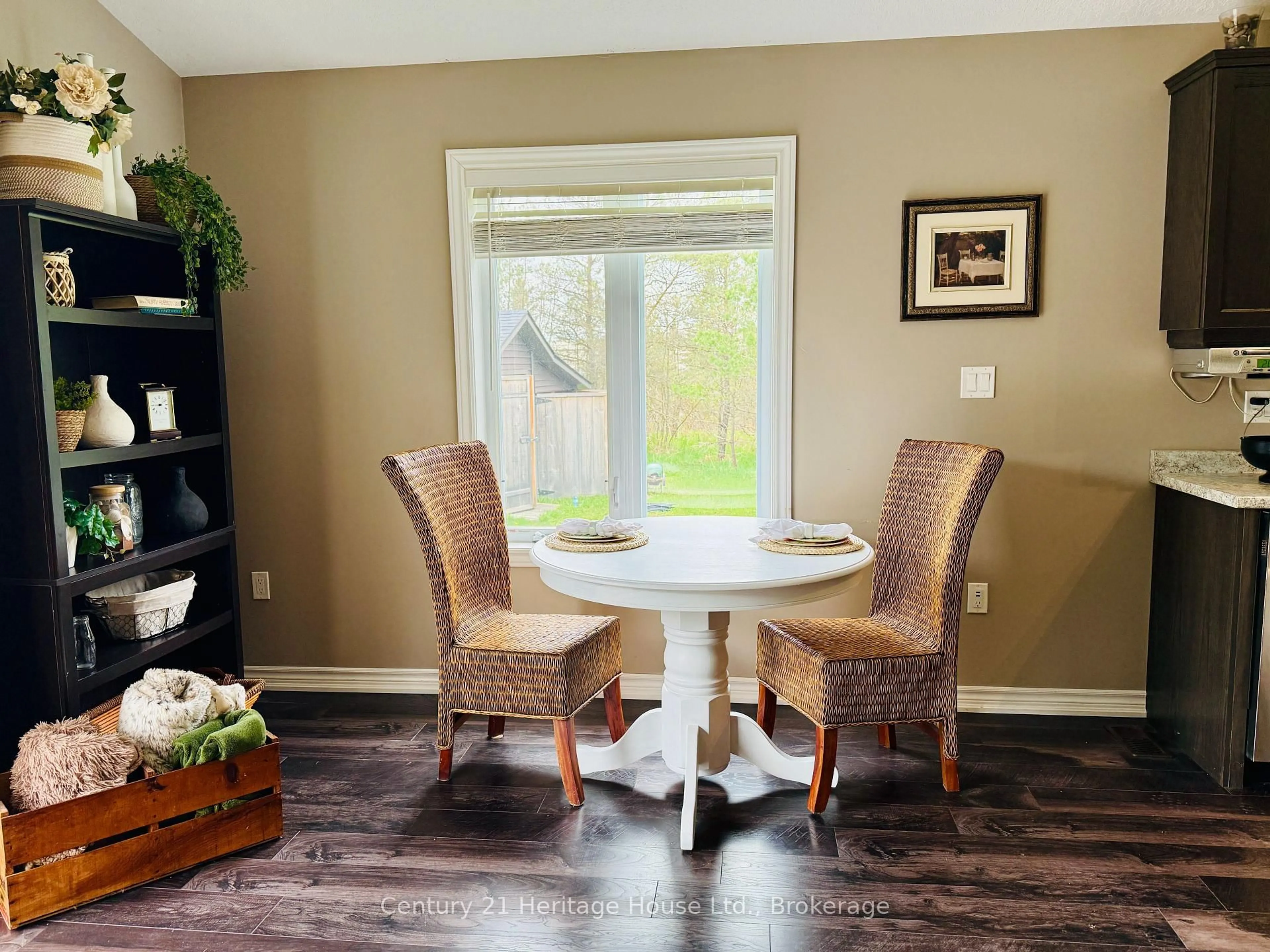 Dining room, wood/laminate floor for 201 Hutton Hill Rd, West Grey Ontario N0G 1R0