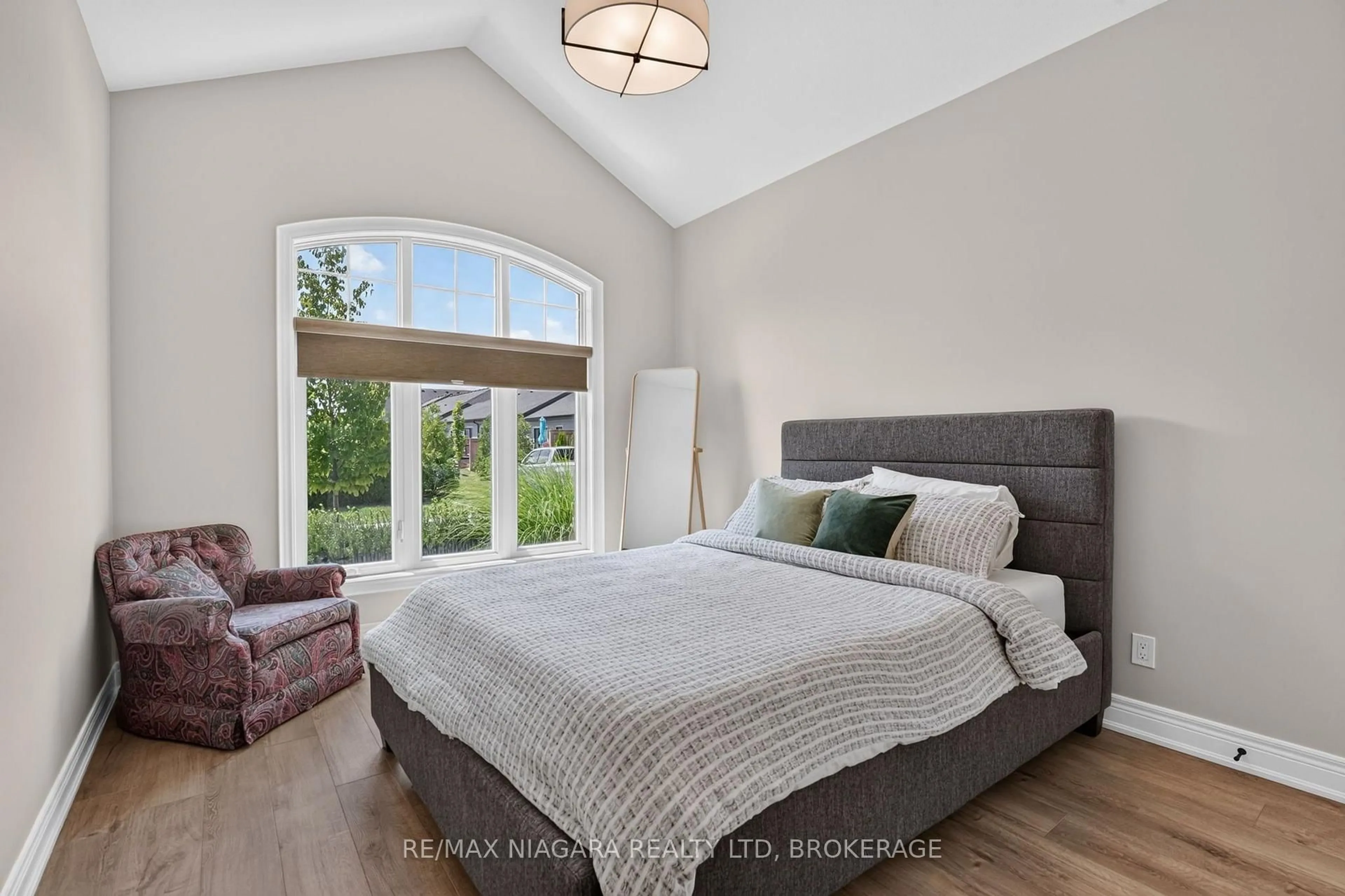 Bedroom with bed, unknown for 24 Peachtree Lane, Niagara-on-the-Lake Ontario L0S 1T0