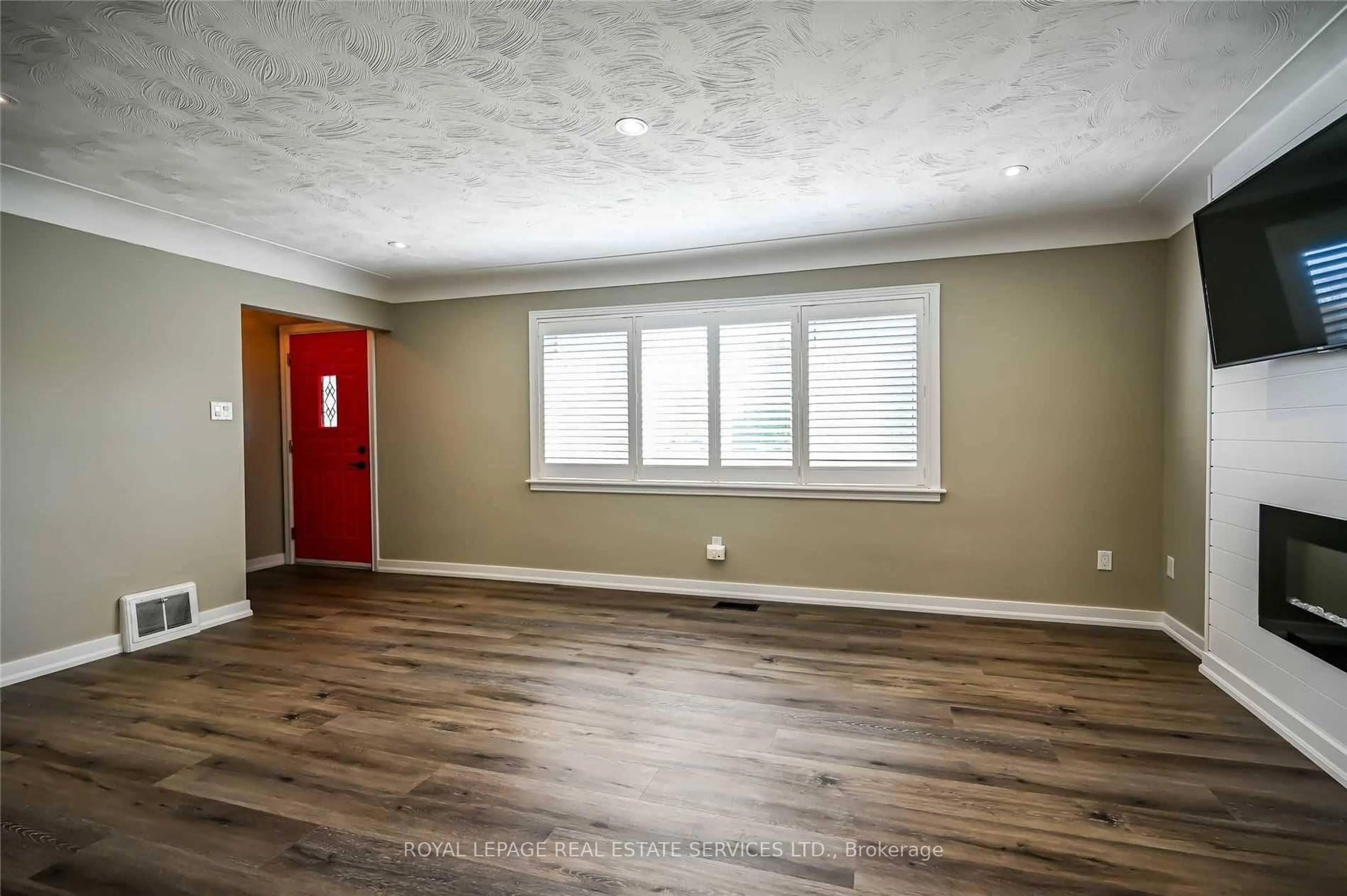 A pic of a room for 191 Nash Rd, Hamilton Ontario L8H 2P8