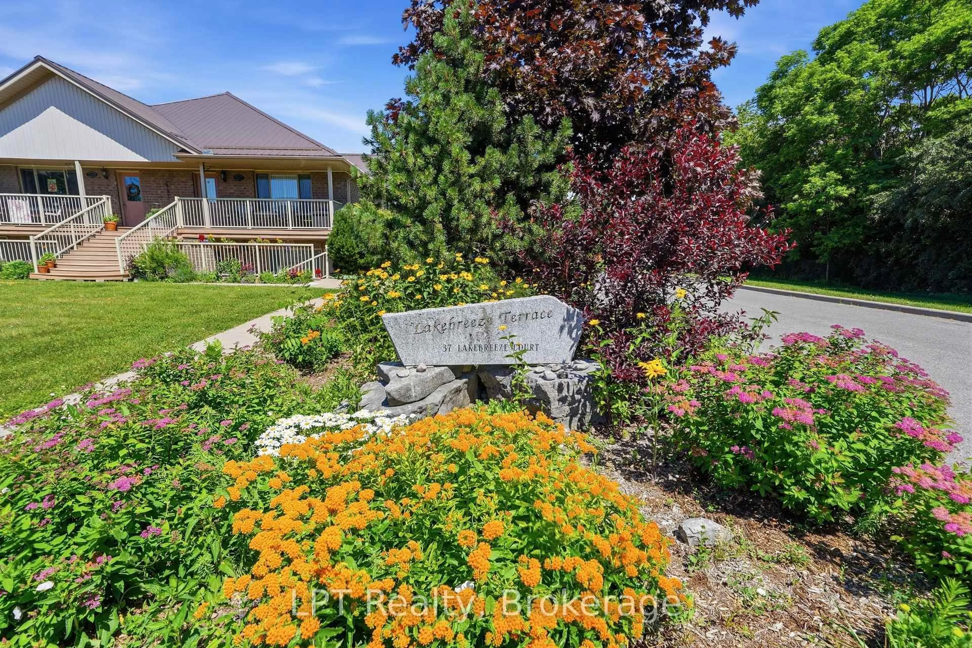 Patio, unknown for 37 Lake Breeze Crt #5A, Prince Edward County Ontario K0K 3L0