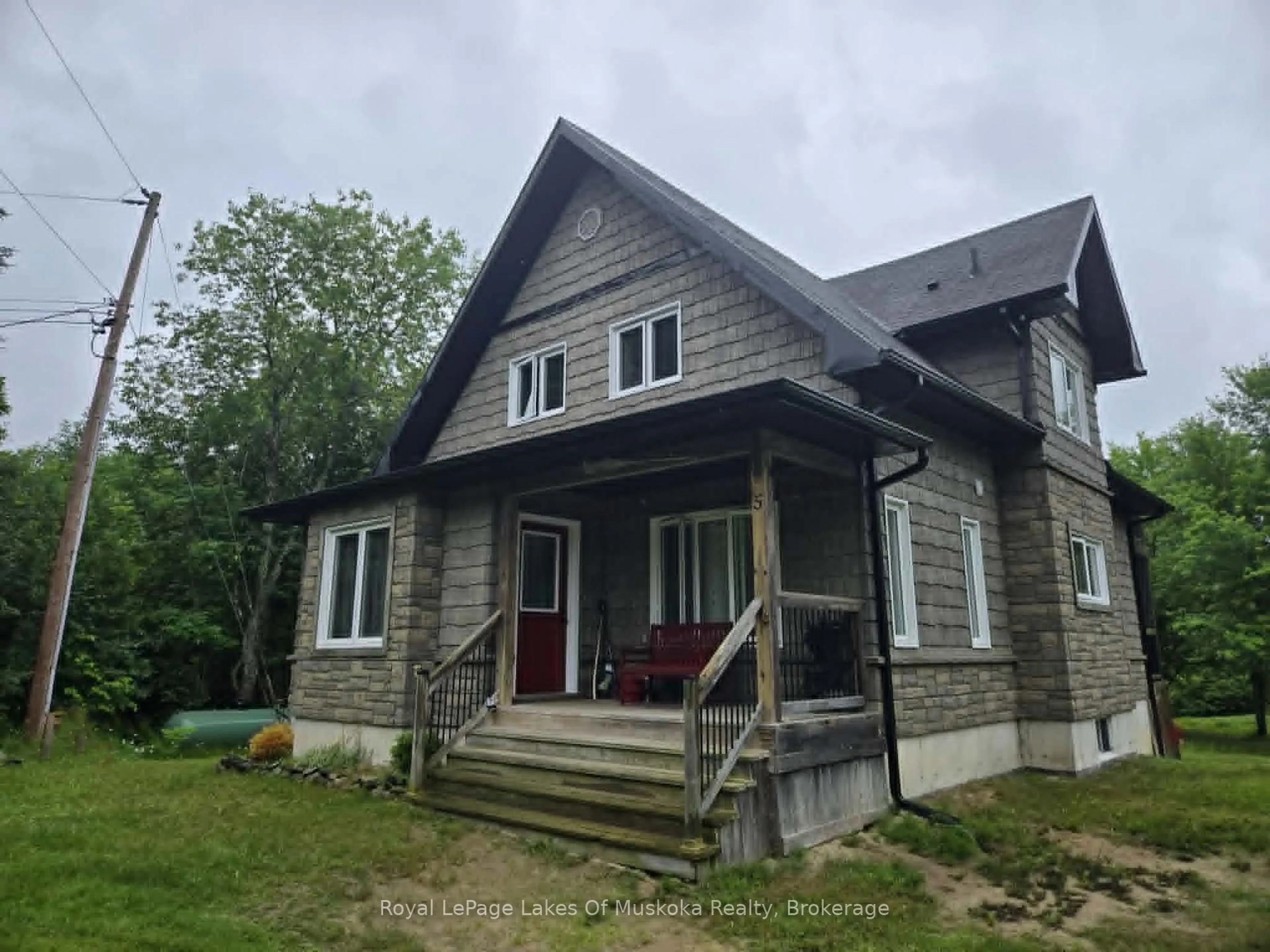 A pic from outside/outdoor area/front of a property/back of a property/a pic from drone, building for 5 Bridge Rd, Magnetawan Ontario P0A 1P0