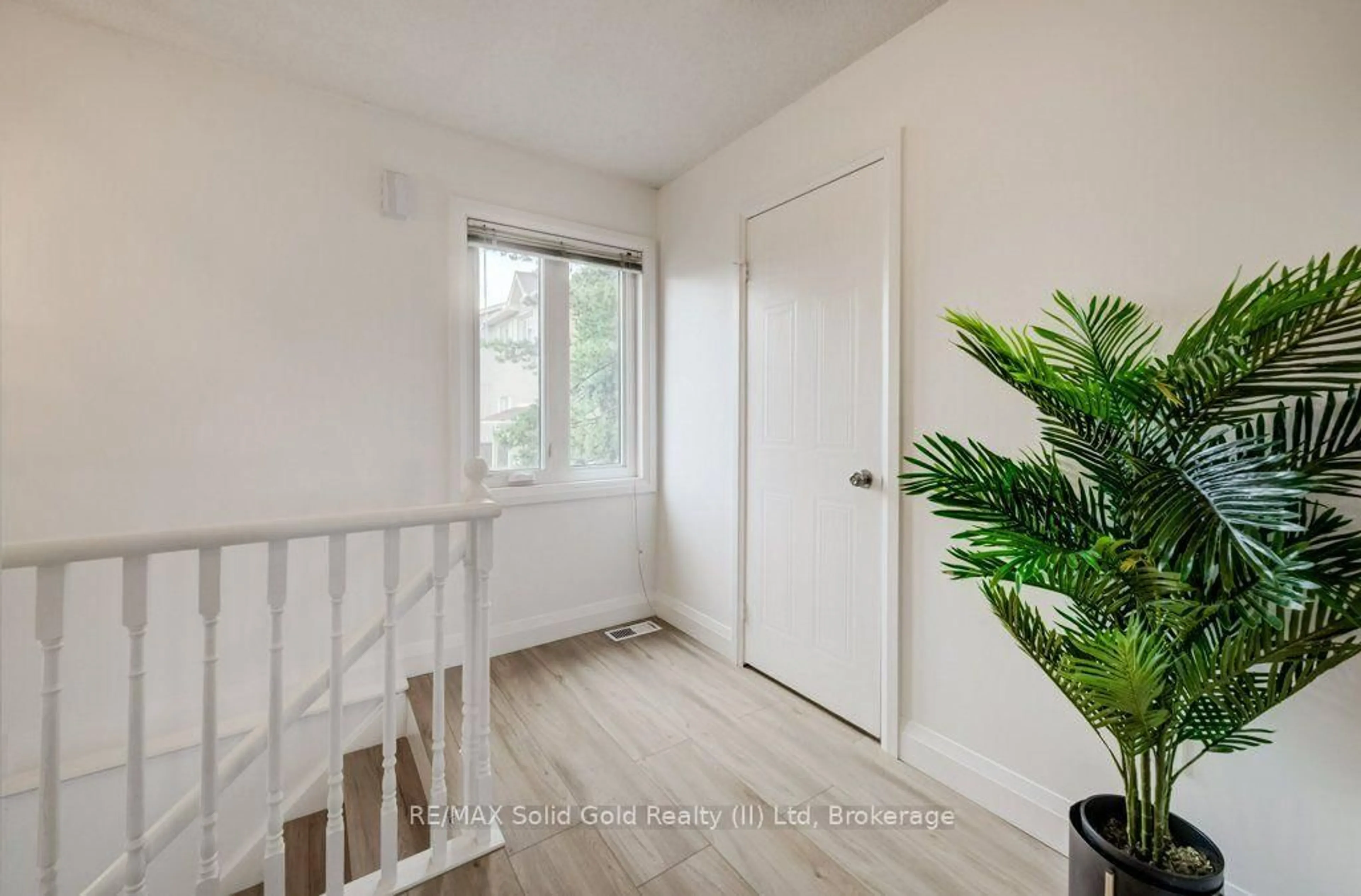 Indoor entryway for 302 College Ave #124, Guelph Ontario N1G 4T6