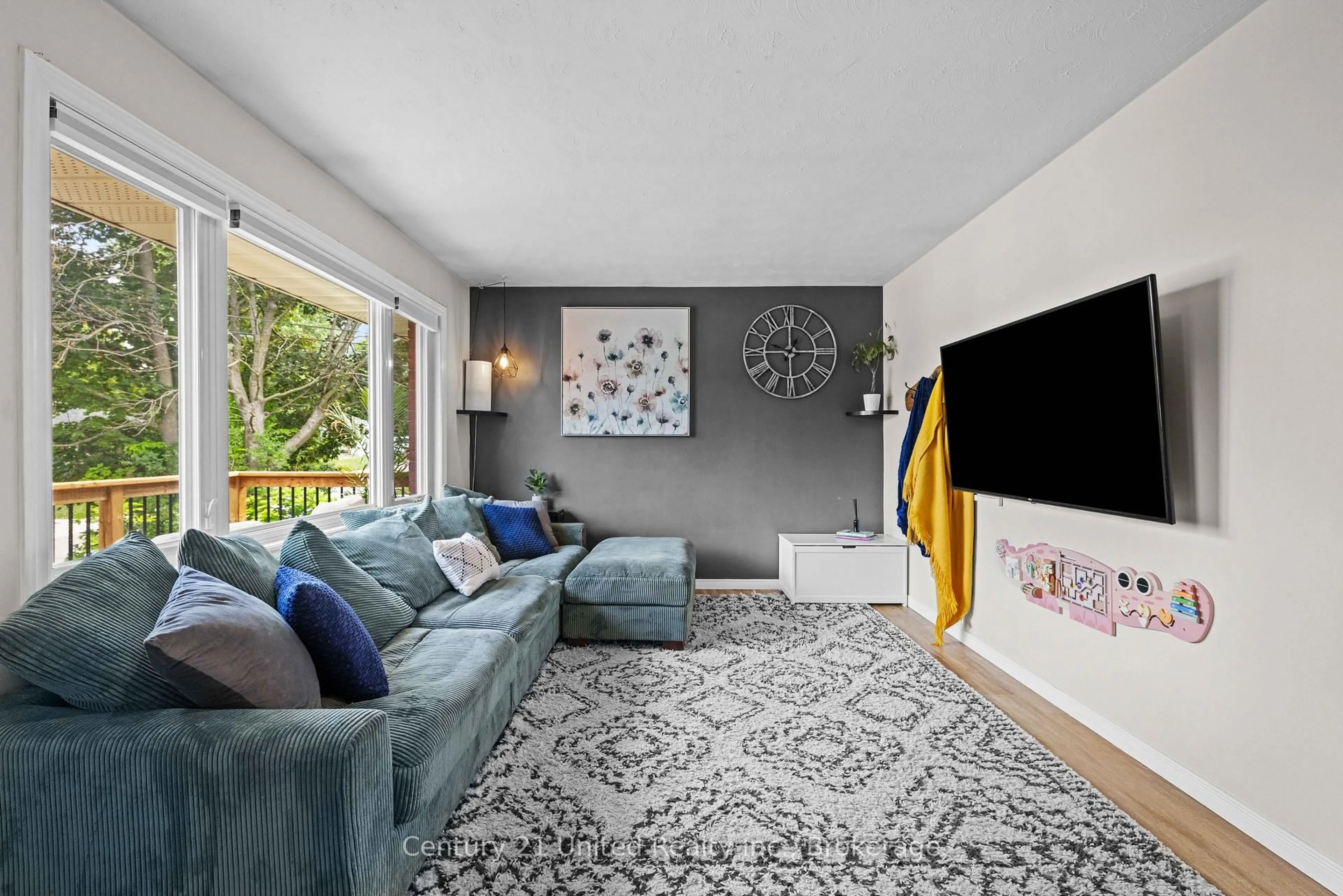 Living room with furniture, unknown for 107 Strickland St, Selwyn Ontario K0L 2H0