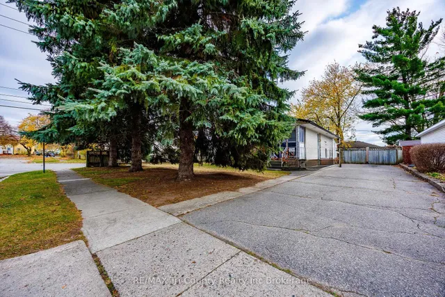 1393 Thorman Dr, Cambridge 3